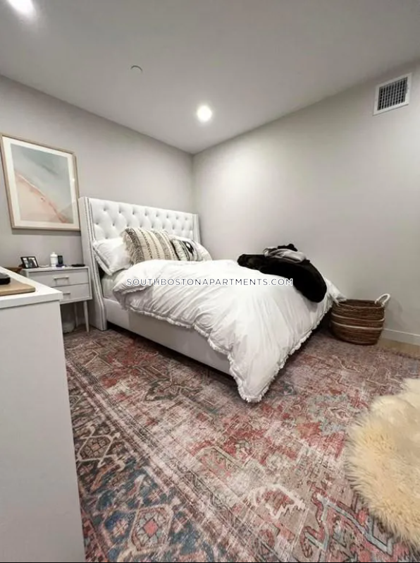 4 bed, 4+ bath apartment for rent at 6 National St Unit 3, South Boston — photo 6 of 37