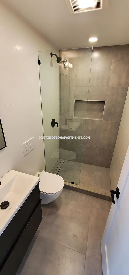 4 bed, 4+ bath apartment for rent at 6 National St Unit 3, South Boston — photo 12 of 37