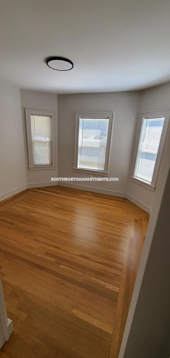 4 bed, 4+ bath apartment for rent at 6 National St Unit 3, South Boston — photo 15 of 37