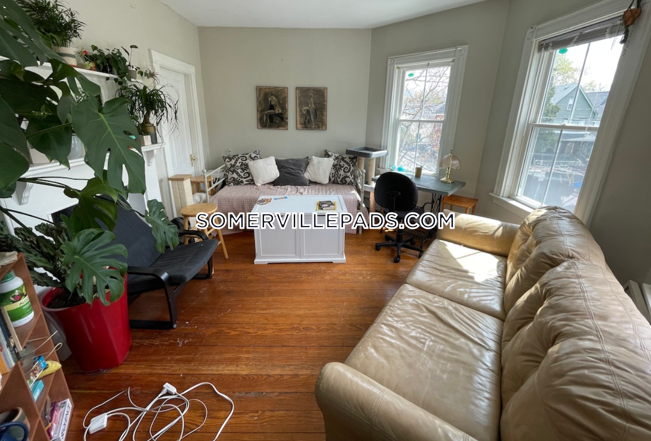 4 bed, 1 bath apartment for rent at 5 Durham St Unit 5, Inman Square