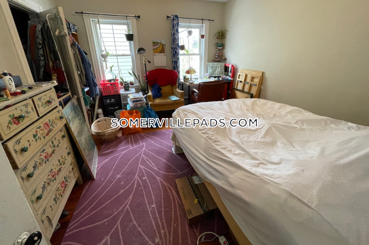 4 bed, 1 bath apartment for rent at 5 Durham St Unit 5, Inman Square — photo 3 of 7