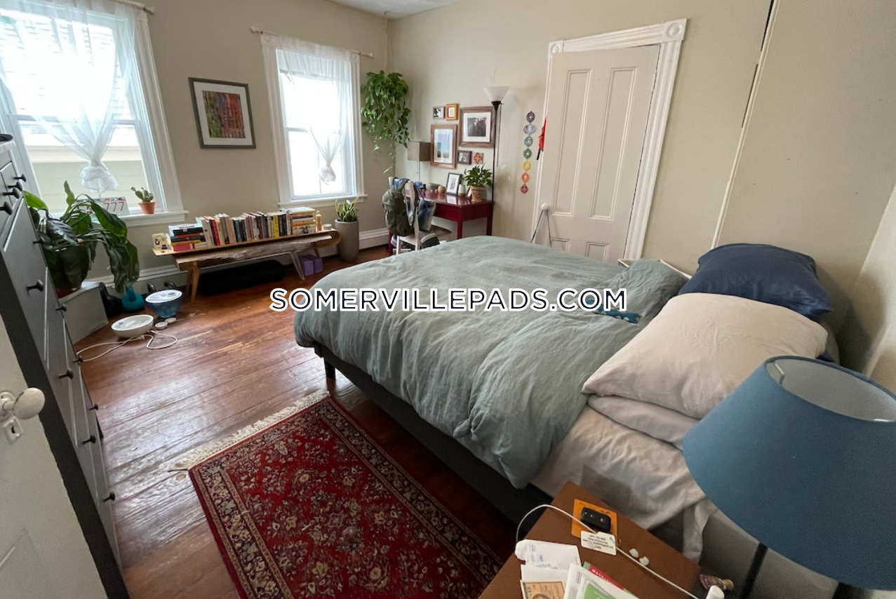4 bed, 1 bath apartment for rent at 5 Durham St Unit 5, Inman Square — photo 7 of 7