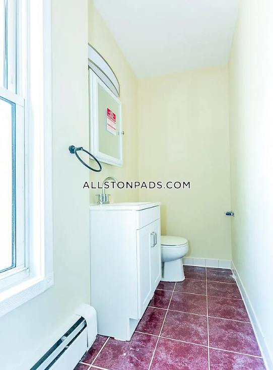 5 bed, 2 bath apartment for rent at 36 Pratt St Unit 2, Allston — photo 4 of 37
