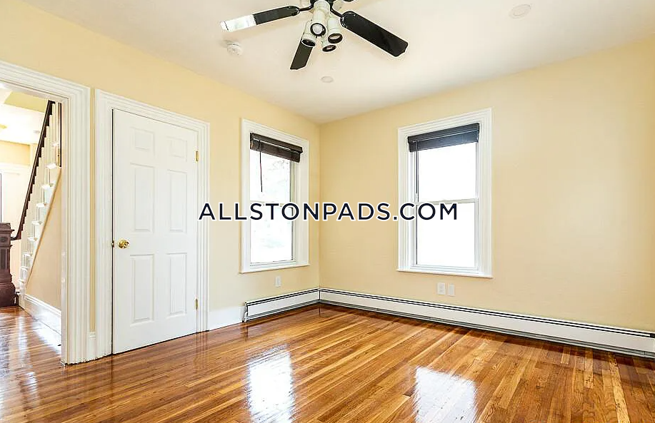 5 bed, 2 bath apartment for rent at 36 Pratt St Unit 2, Allston — photo 5 of 37