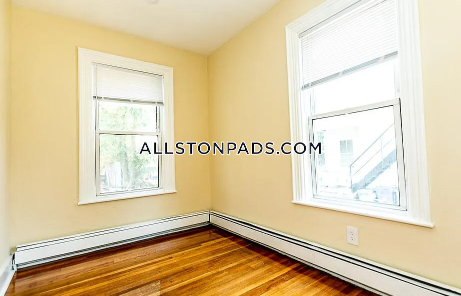 5 bed, 2 bath apartment for rent at 36 Pratt St Unit 2, Allston — photo 6 of 37
