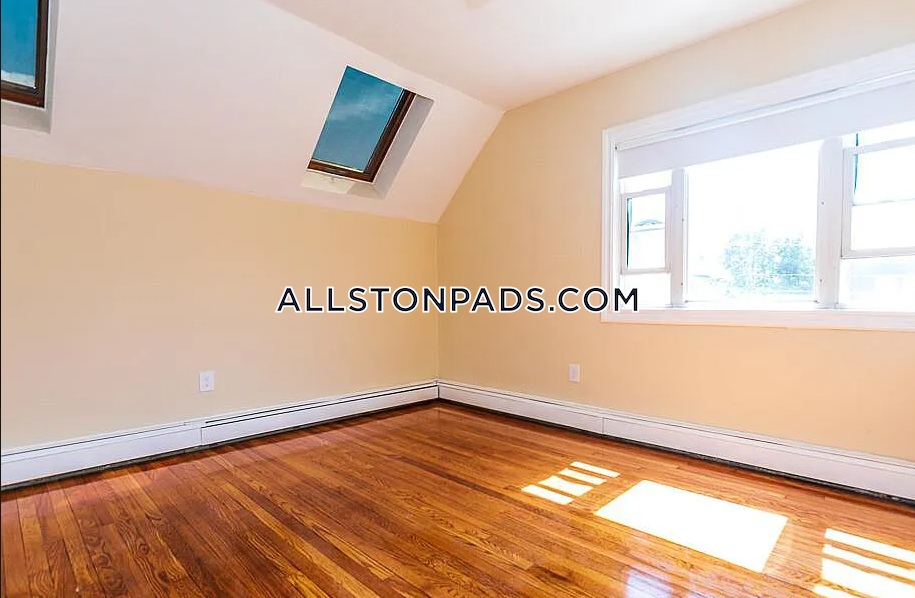 5 bed, 2 bath apartment for rent at 36 Pratt St Unit 2, Allston — photo 9 of 37