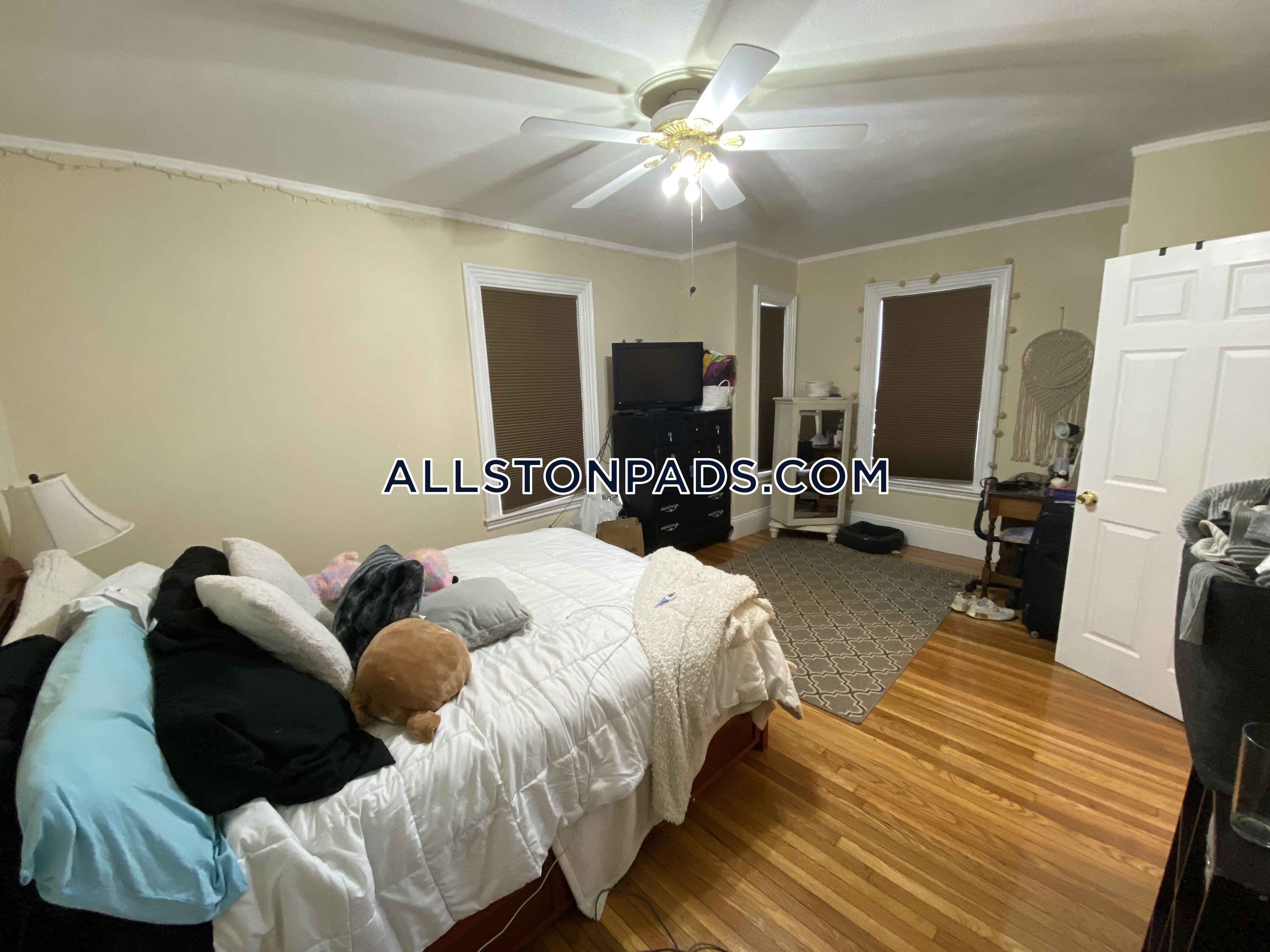5 bed, 2 bath apartment for rent at 36 Pratt St Unit 2, Allston — photo 13 of 37
