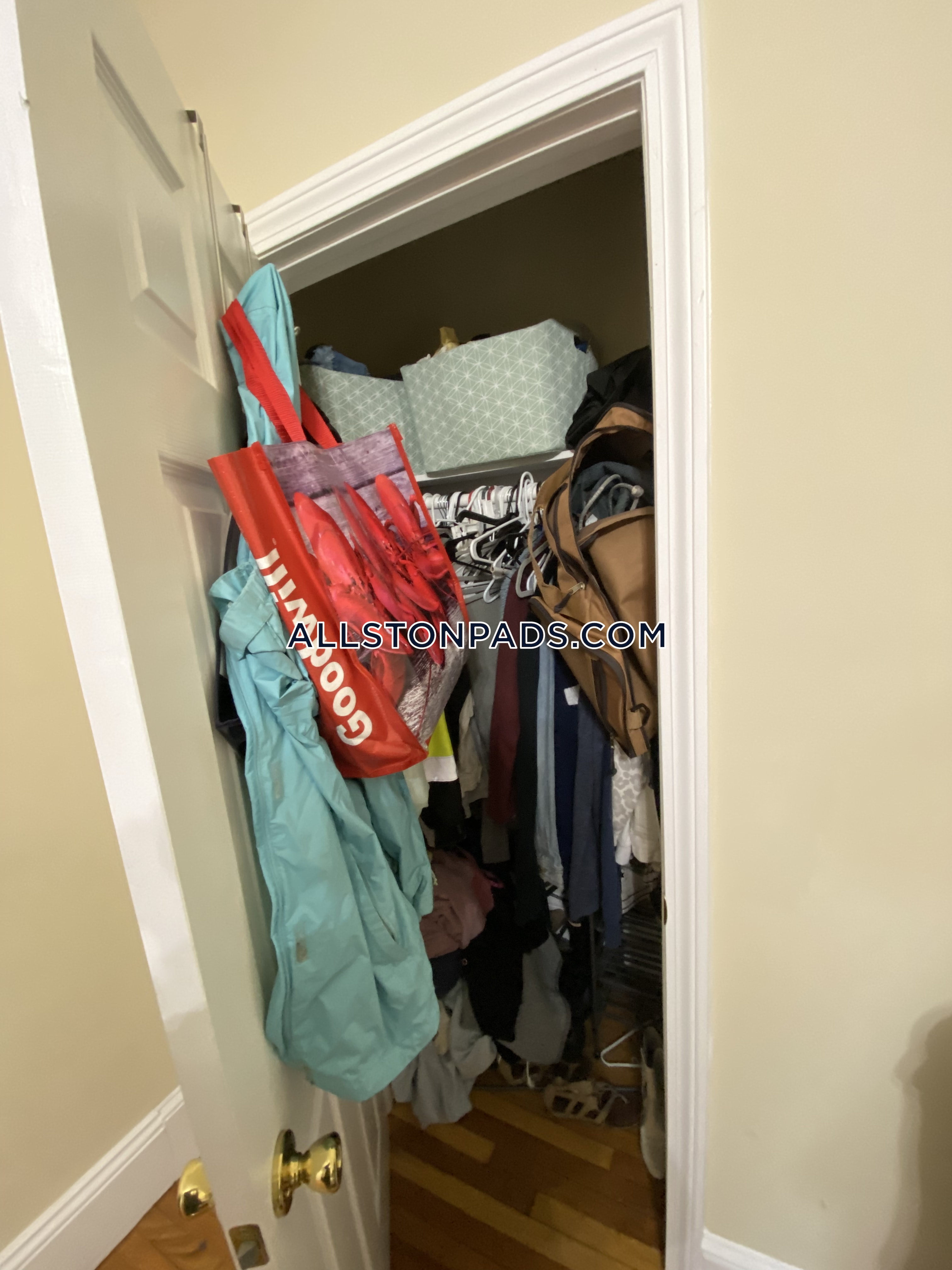 5 bed, 2 bath apartment for rent at 36 Pratt St Unit 2, Allston — photo 15 of 37