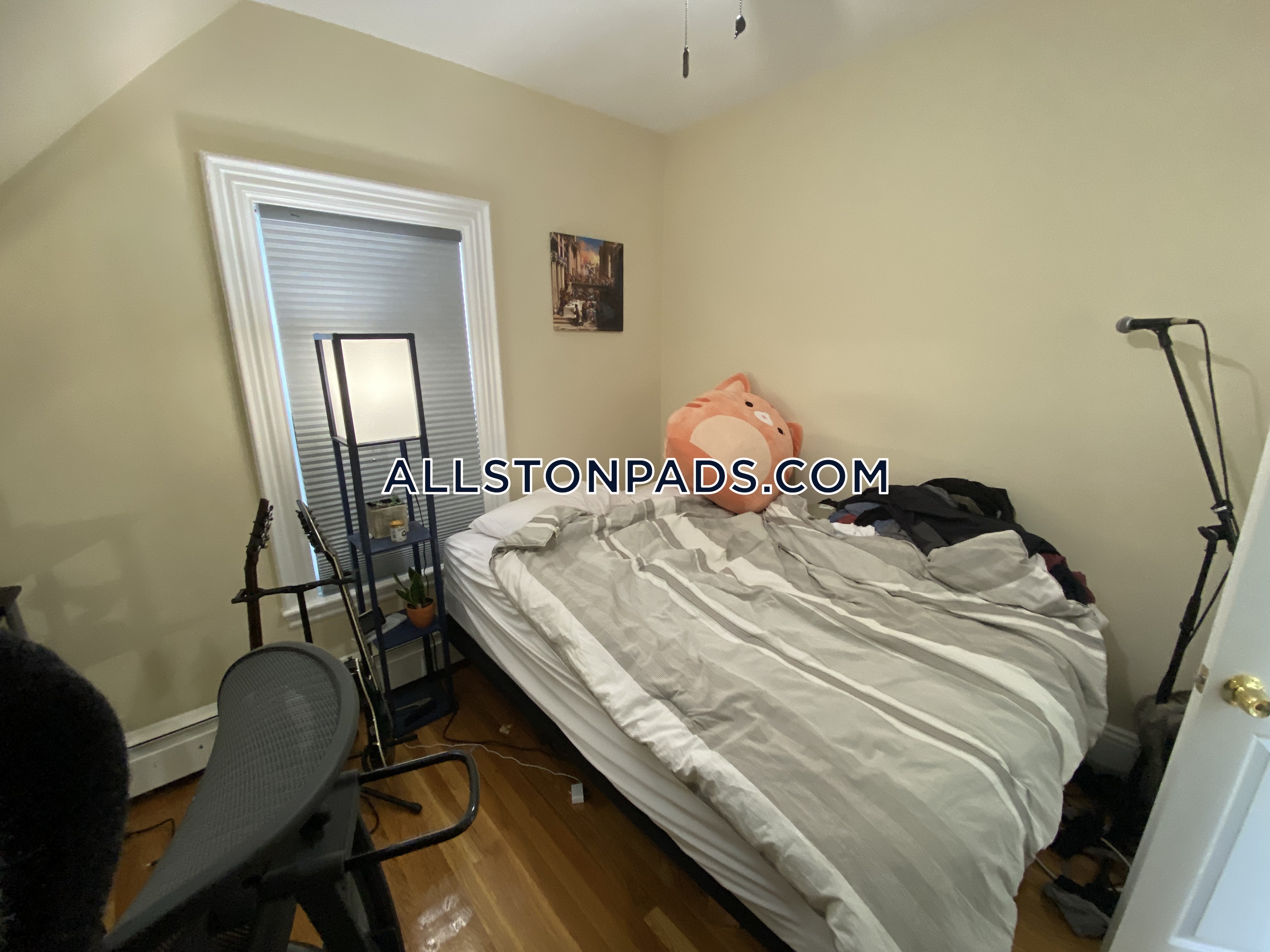 5 bed, 2 bath apartment for rent at 36 Pratt St Unit 2, Allston — photo 32 of 37