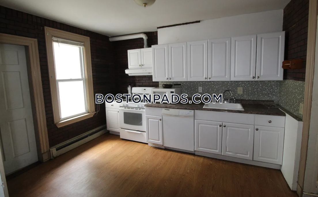 2 bed, 1 bath apartment for rent at 204 River St Unit 204, Central Square — photo 2 of 13