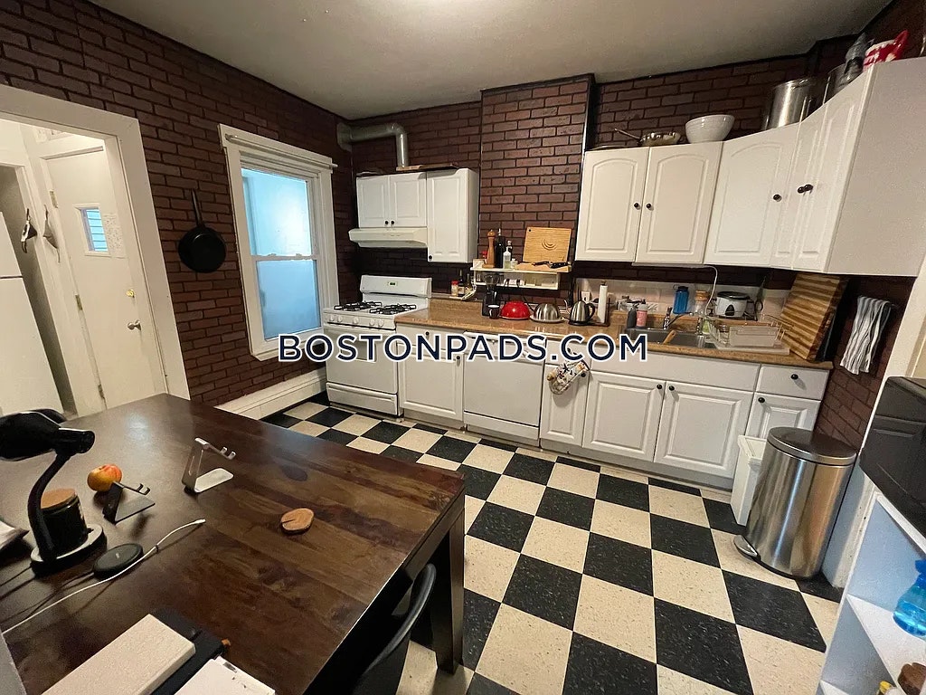 2 bed, 1 bath apartment for rent at 204 River St Unit 204, Central Square — photo 9 of 13