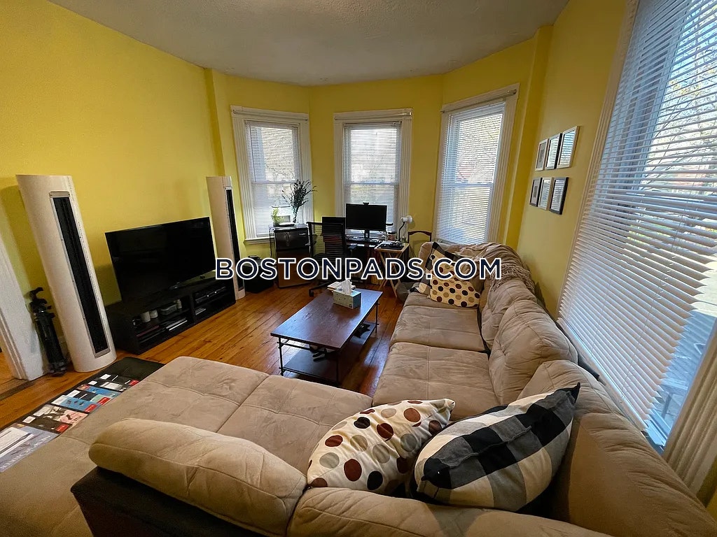 2 bed, 1 bath apartment for rent at 204 River St Unit 204, Central Square — photo 11 of 13