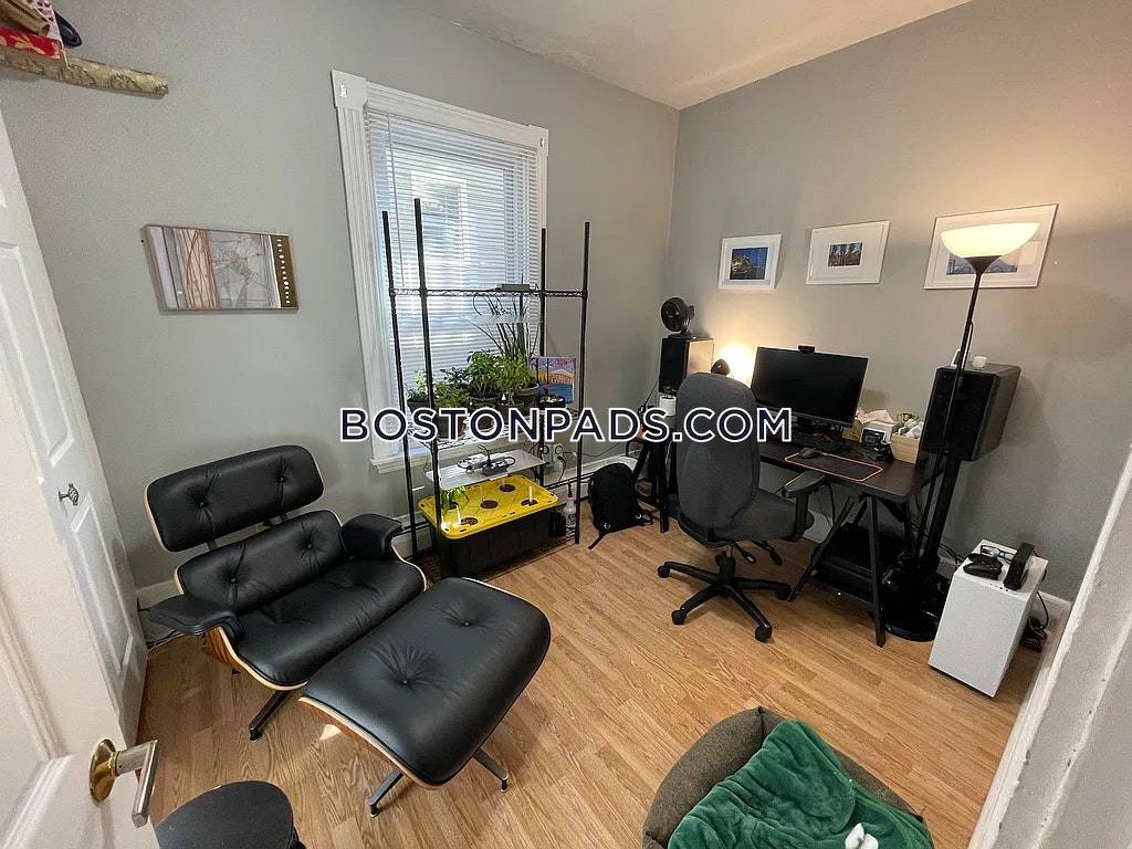 2 bed, 1 bath apartment for rent at 204 River St Unit 204, Central Square — photo 10 of 13