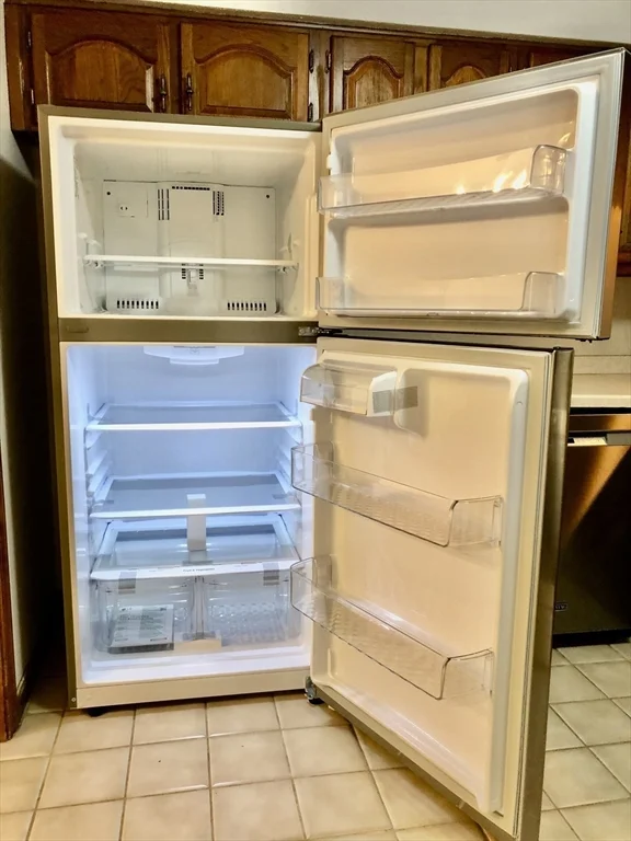 98 Apache Way, Tewksbury