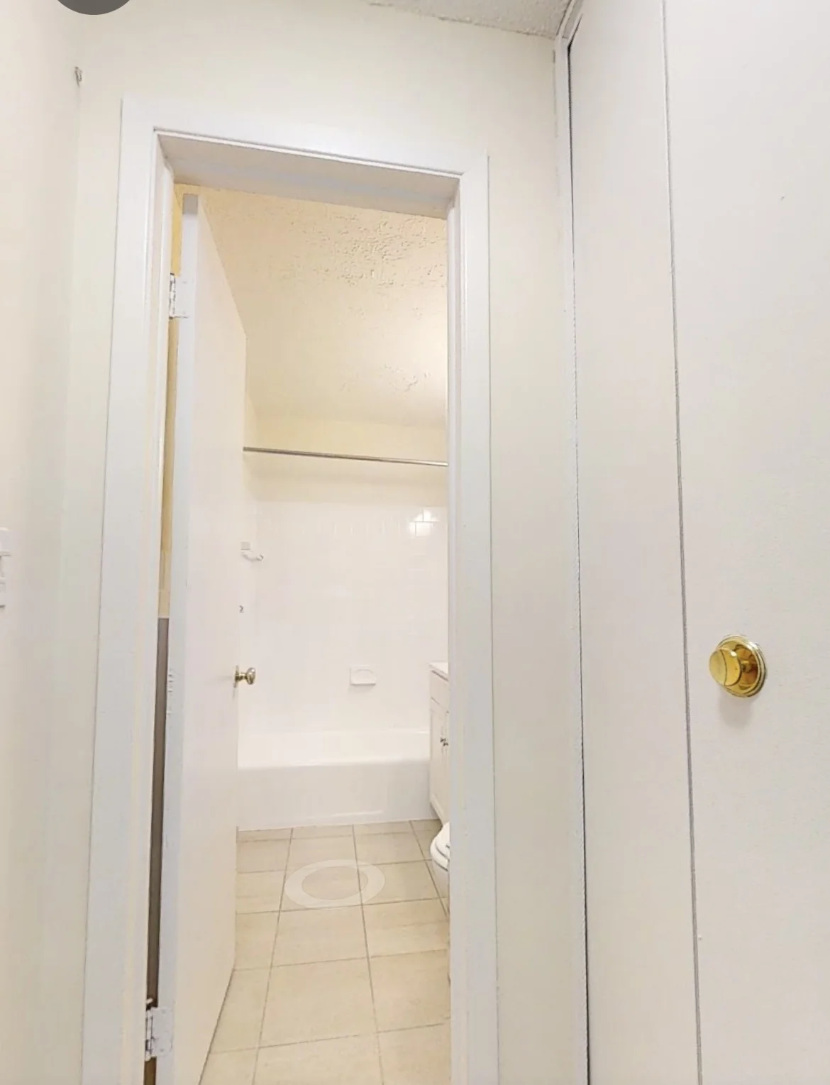 20 Queens Way, Framingham