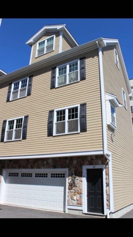 75 Brackett St, Quincy