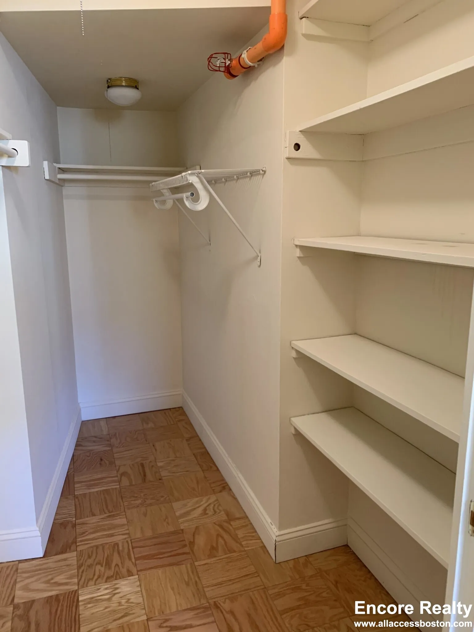 101 Monmouth St, Longwood