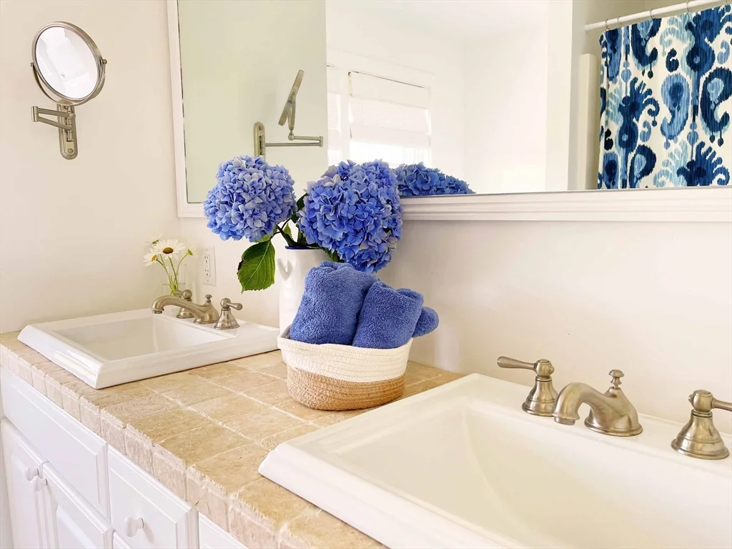 7 Packet Dr, Nantucket