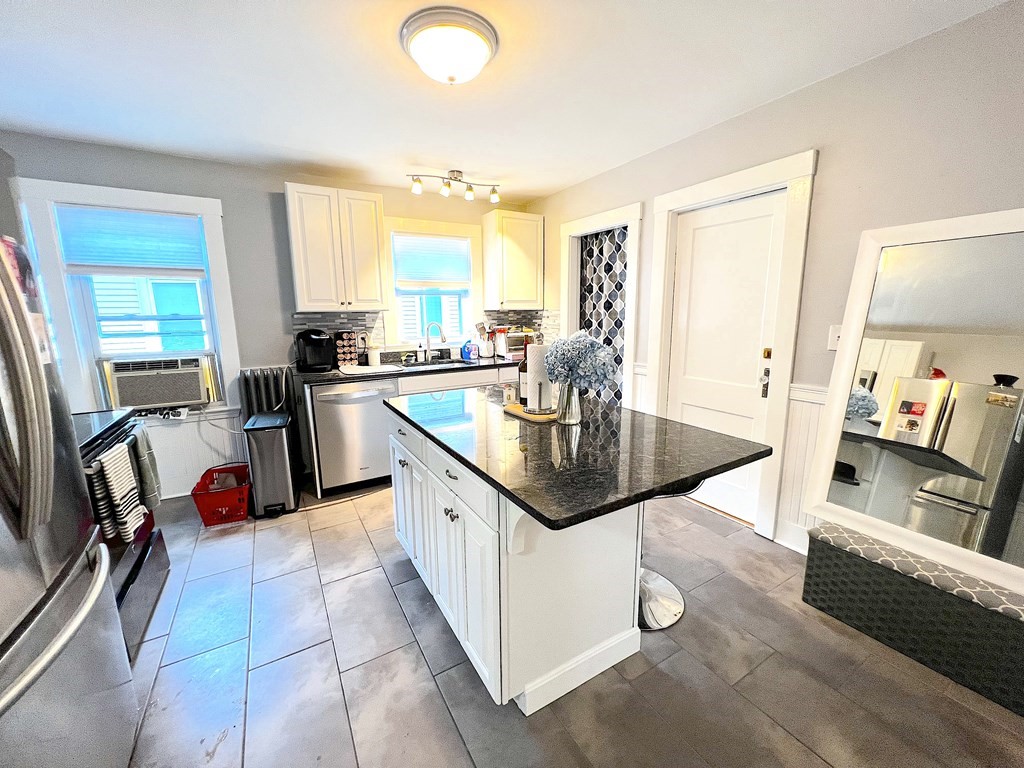 3 bed, 1 bath apartment for rent at 168 Grant Ave Unit 2, Medford — photo 1 of 18