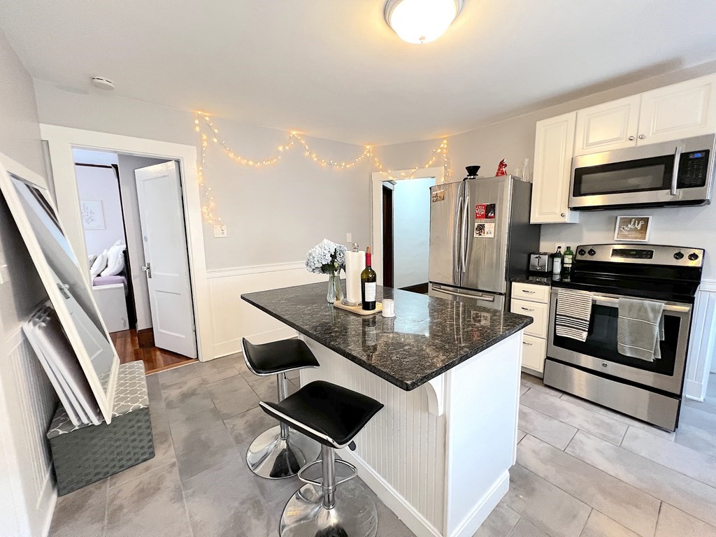 3 bed, 1 bath apartment for rent at 168 Grant Ave Unit 2, Medford — photo 2 of 18