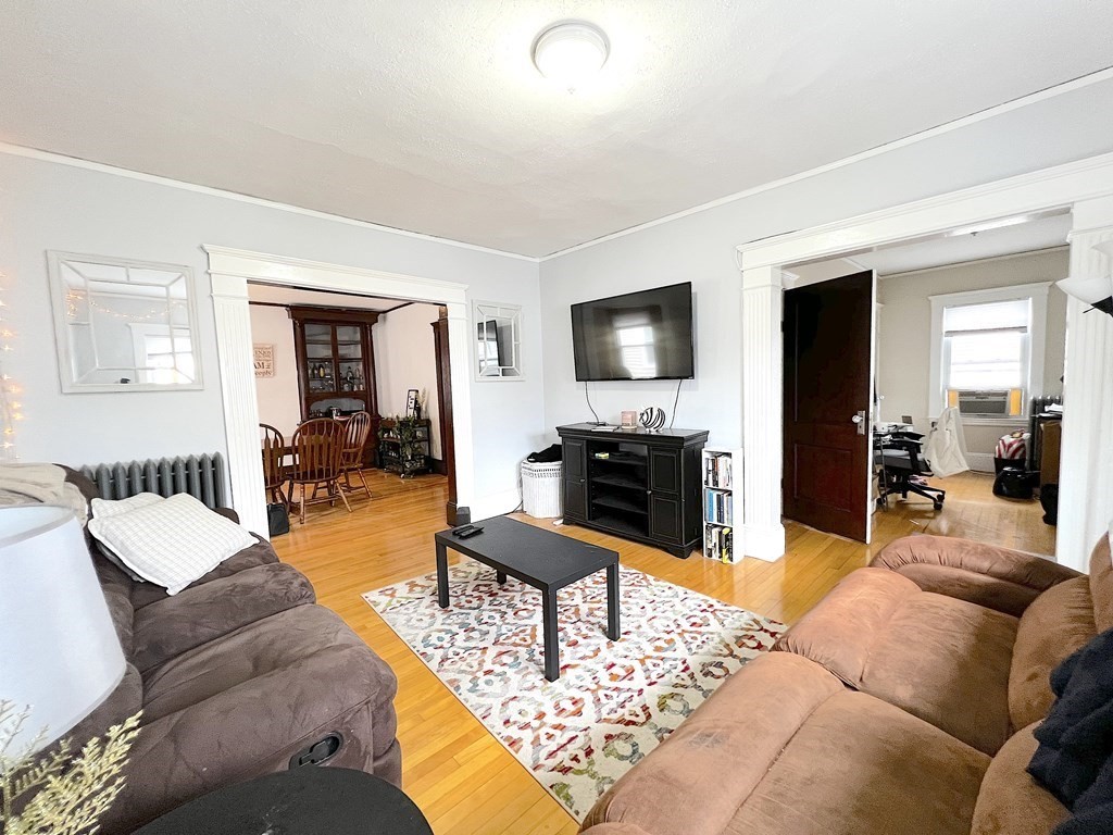 3 bed, 1 bath apartment for rent at 168 Grant Ave Unit 2, Medford — photo 5 of 18