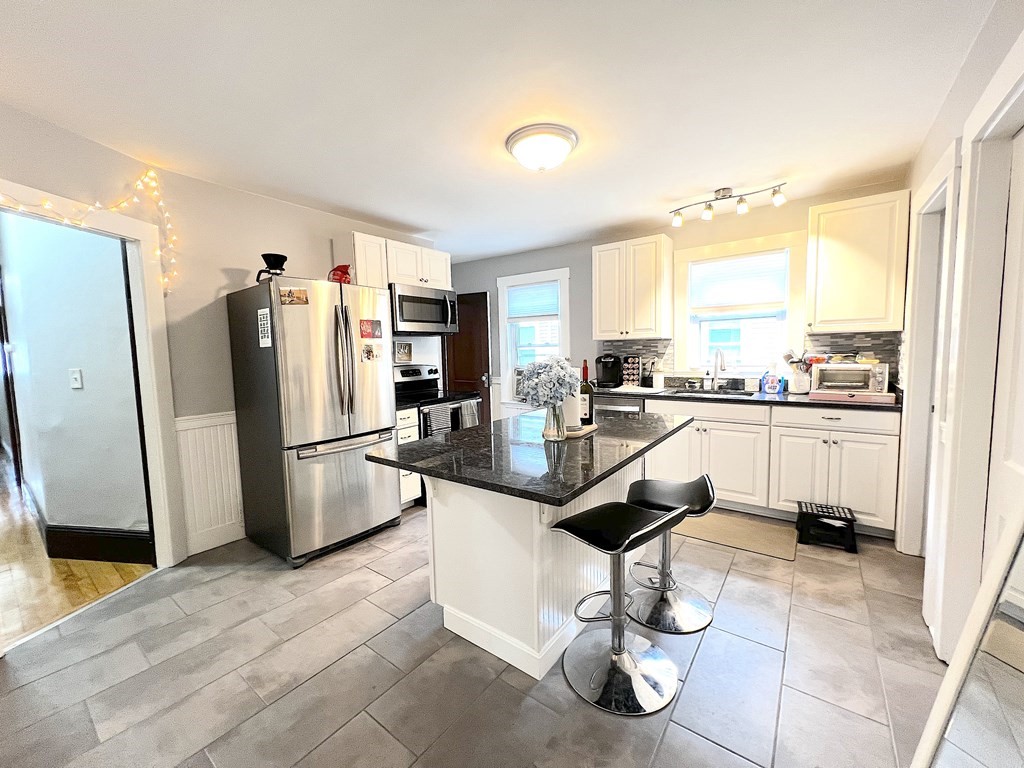 3 bed, 1 bath apartment for rent at 168 Grant Ave Unit 2, Medford — photo 6 of 18