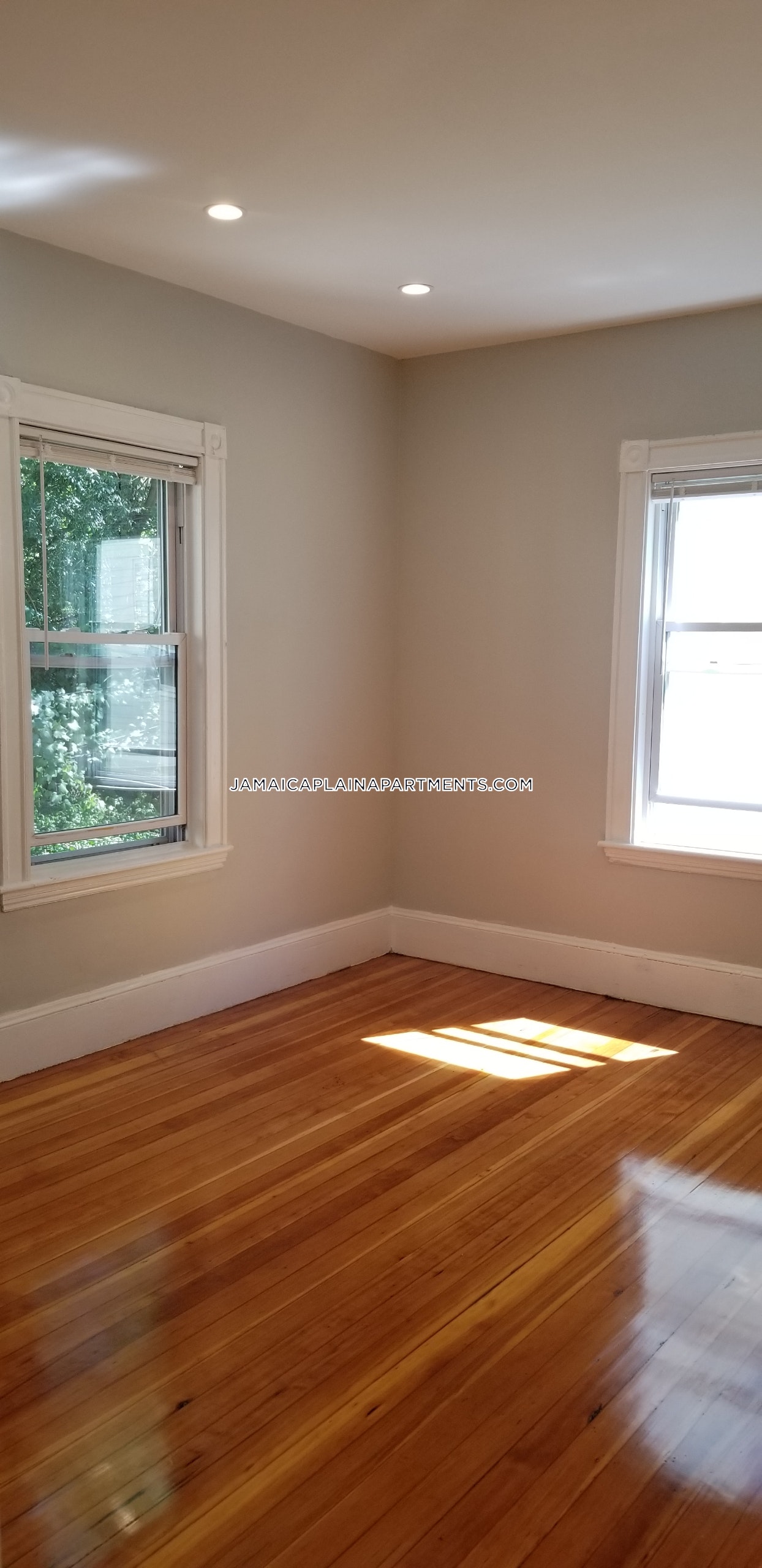 4 bed, 2 bath apartment for rent at 11 Rosemary St Unit 1, Jamaica Plain — photo 7 of 14