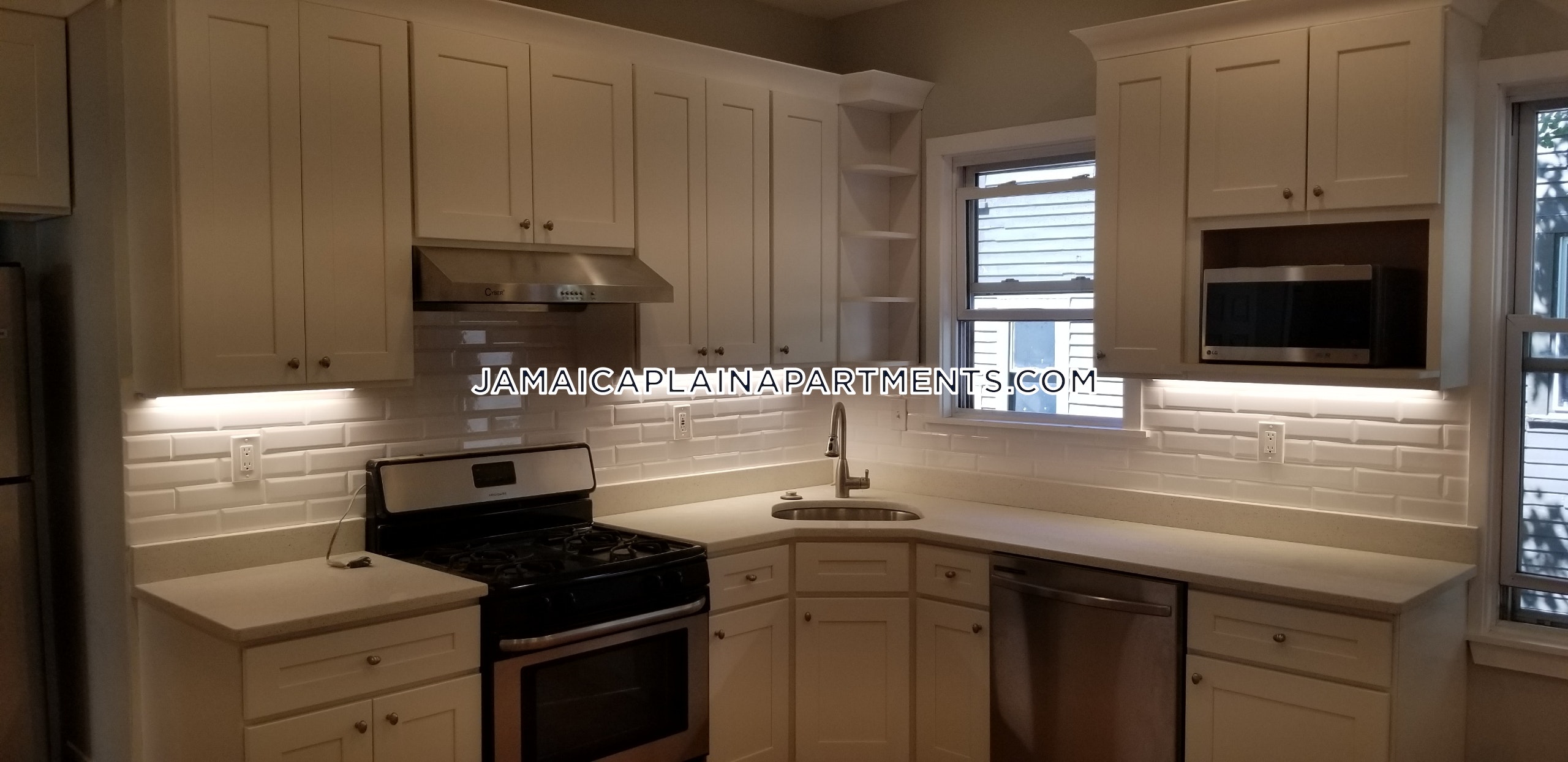 4 bed, 2 bath apartment for rent at 11 Rosemary St Unit 1, Jamaica Plain — photo 1 of 14