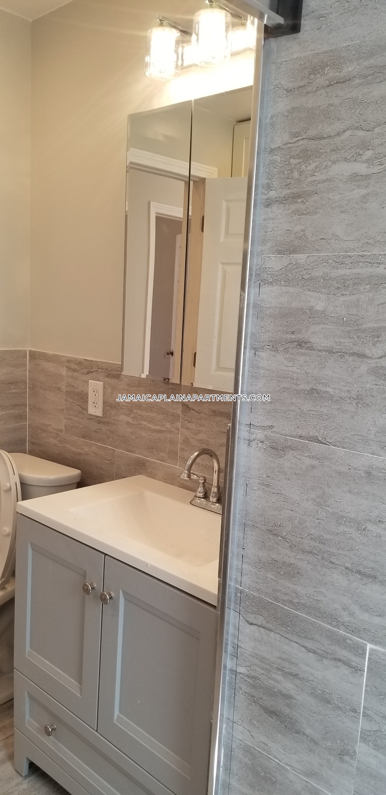 4 bed, 2 bath apartment for rent at 11 Rosemary St Unit 1, Jamaica Plain — photo 11 of 14