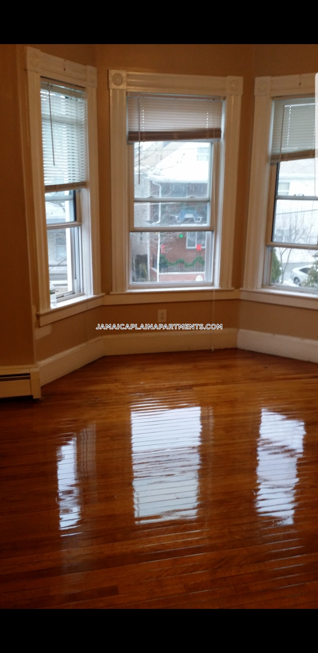 4 bed, 2 bath apartment for rent at 11 Rosemary St Unit 1, Jamaica Plain — photo 6 of 14