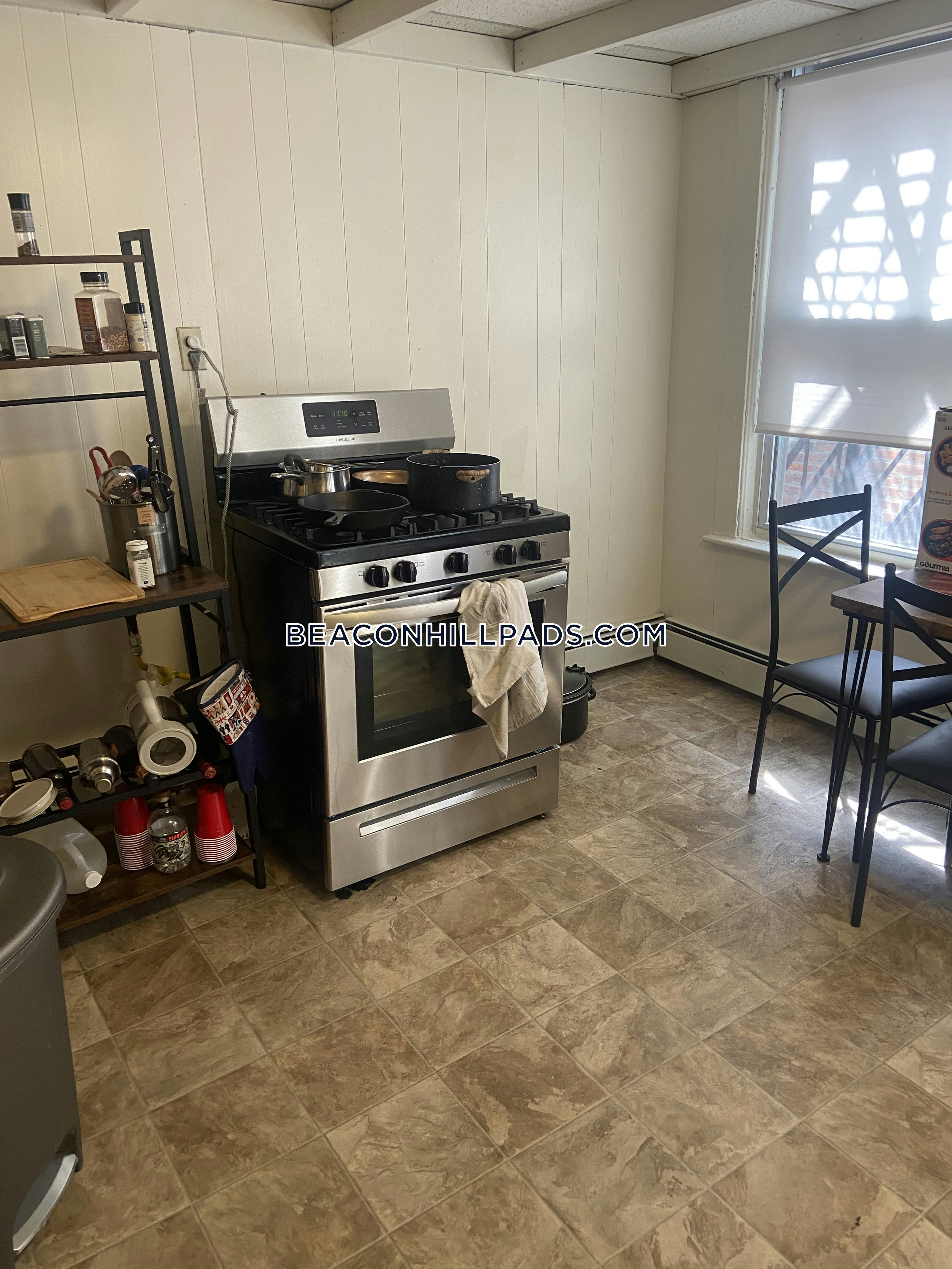 Studio bed, 1 bath apartment for rent at 224 Cambridge St Unit 6, Beacon Hill — photo 3 of 4