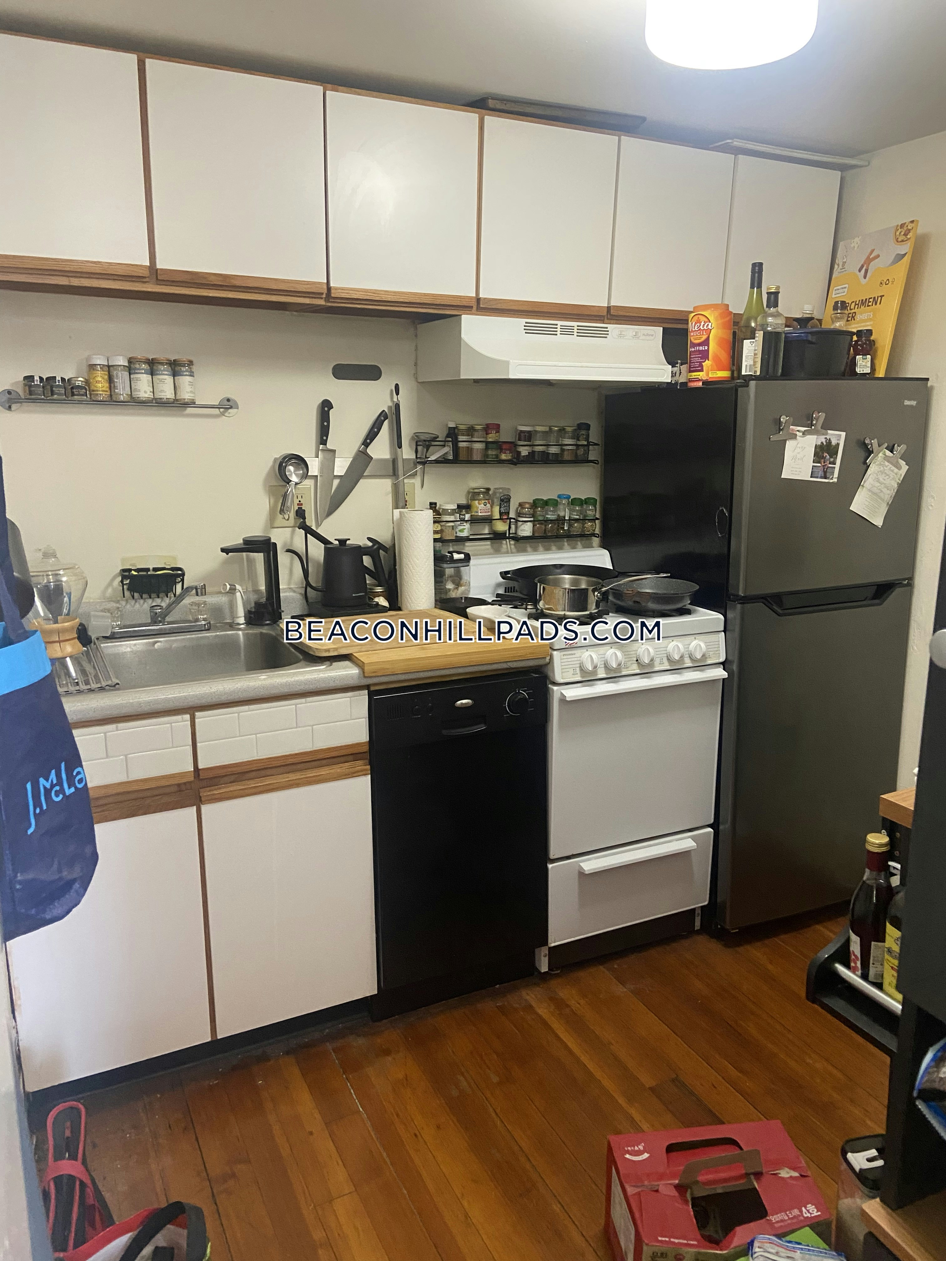 Studio bed, 1 bath apartment for rent at 224 Cambridge St Unit 6, Beacon Hill — photo 4 of 4