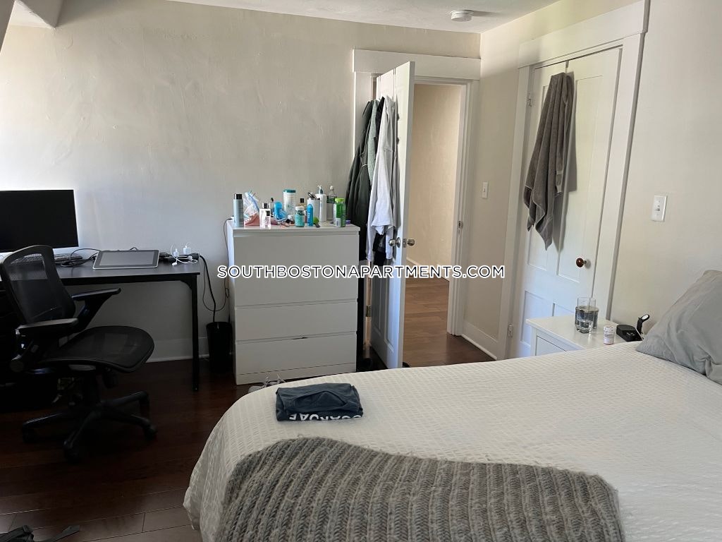 3 bed, 2 bath apartment for rent at 411 7th St Unit 2, South Boston — photo 11 of 16