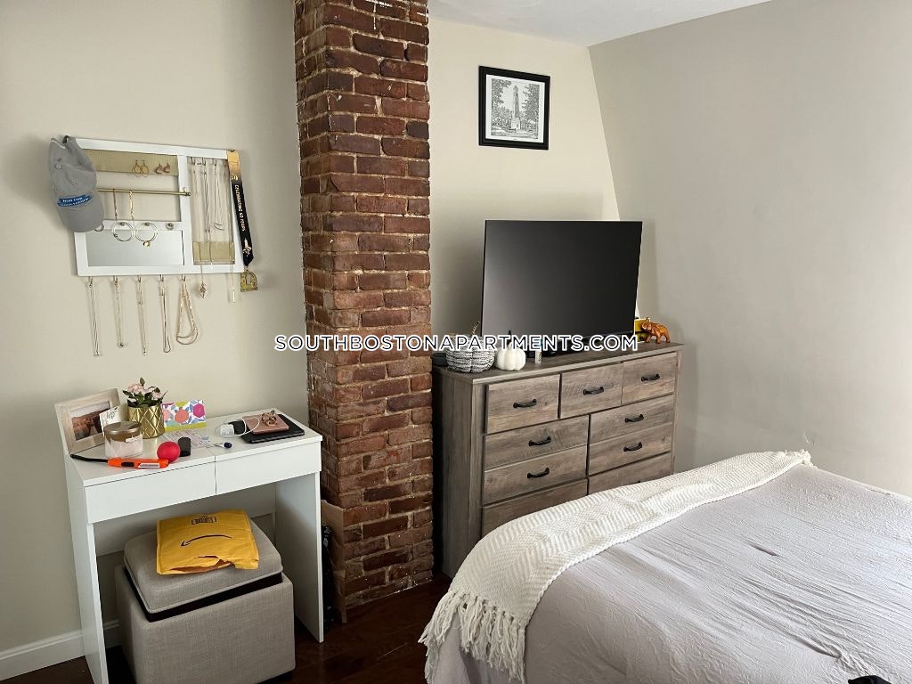 3 bed, 2 bath apartment for rent at 411 7th St Unit 2, South Boston — photo 16 of 16