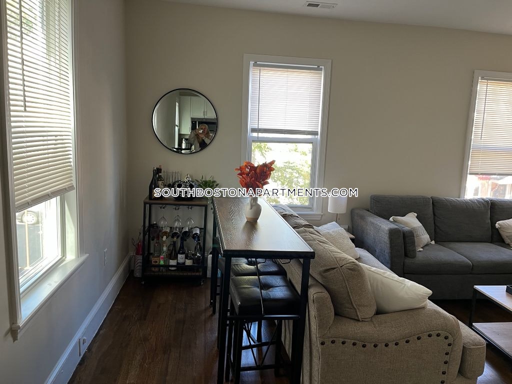 3 bed, 2 bath apartment for rent at 411 7th St Unit 2, South Boston — photo 2 of 16