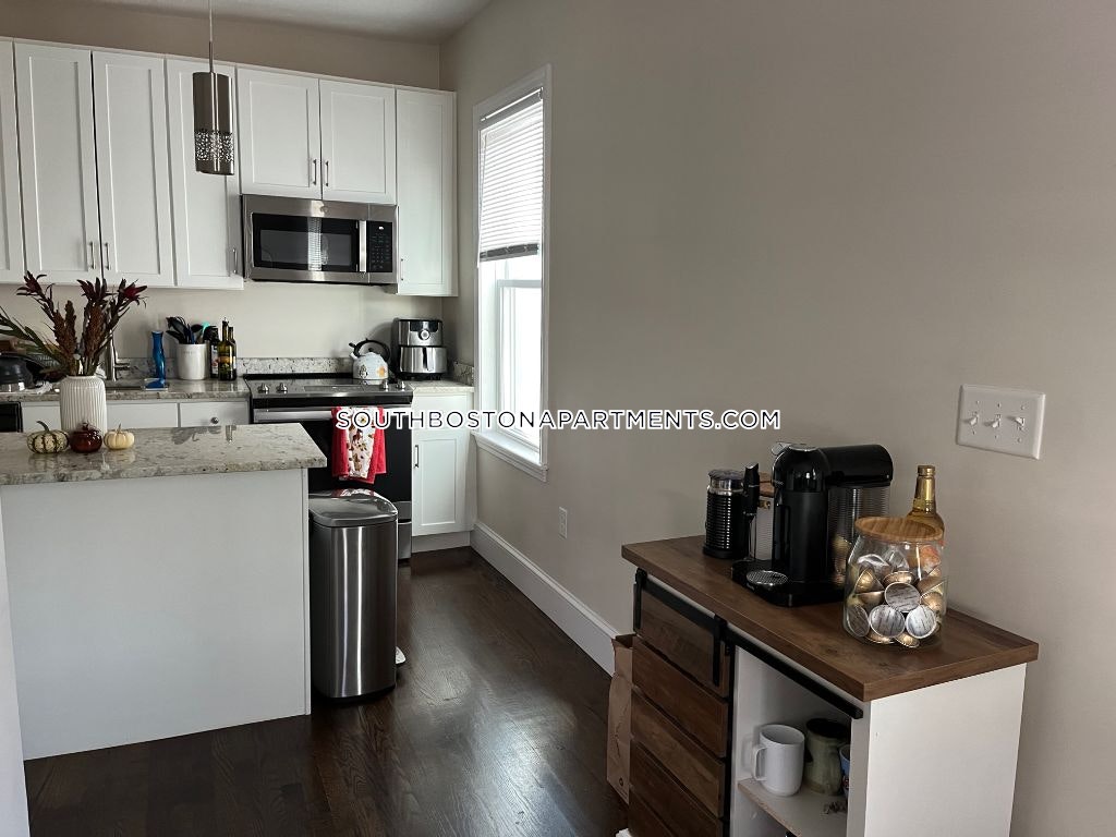 3 bed, 2 bath apartment for rent at 411 7th St Unit 2, South Boston — photo 8 of 16