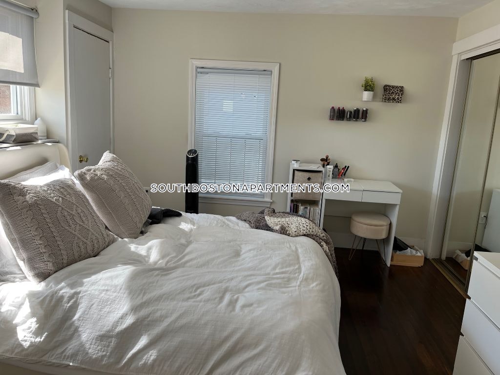 3 bed, 2 bath apartment for rent at 411 7th St Unit 2, South Boston — photo 9 of 16