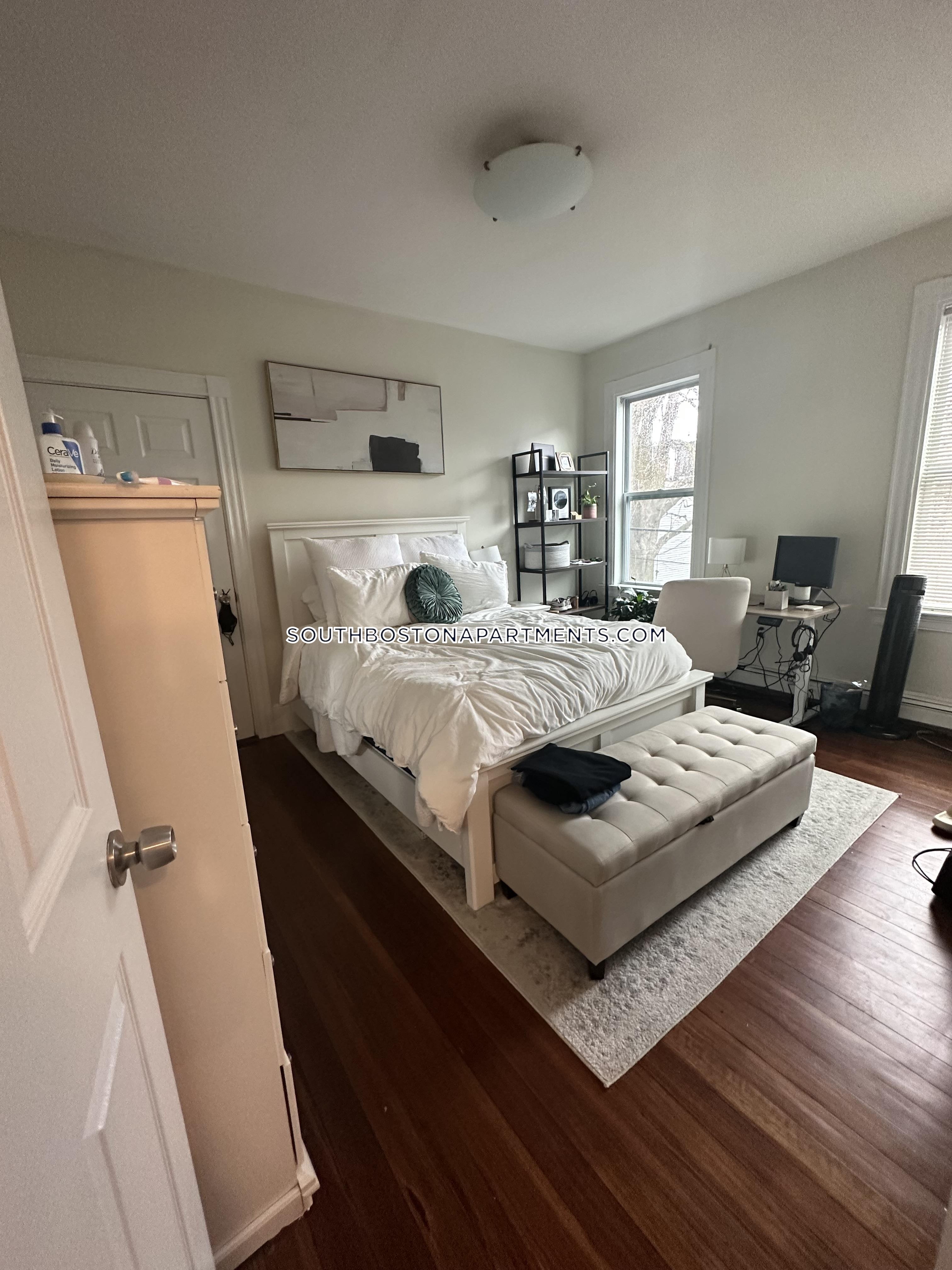 3 bed, 1 bath apartment for rent at 6 Hart Pl, South Boston — photo 3 of 10