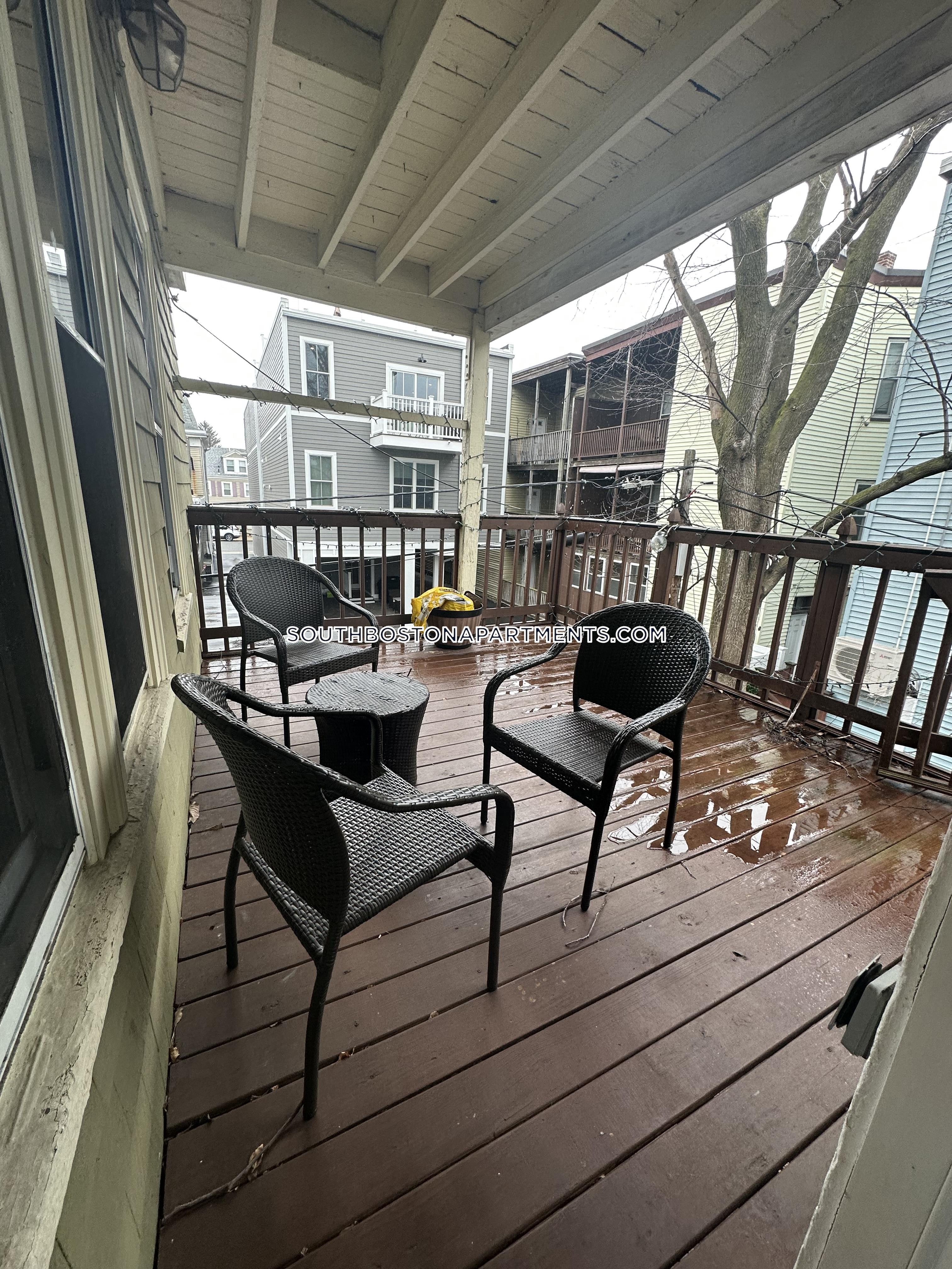 3 bed, 1 bath apartment for rent at 6 Hart Pl, South Boston — photo 7 of 10