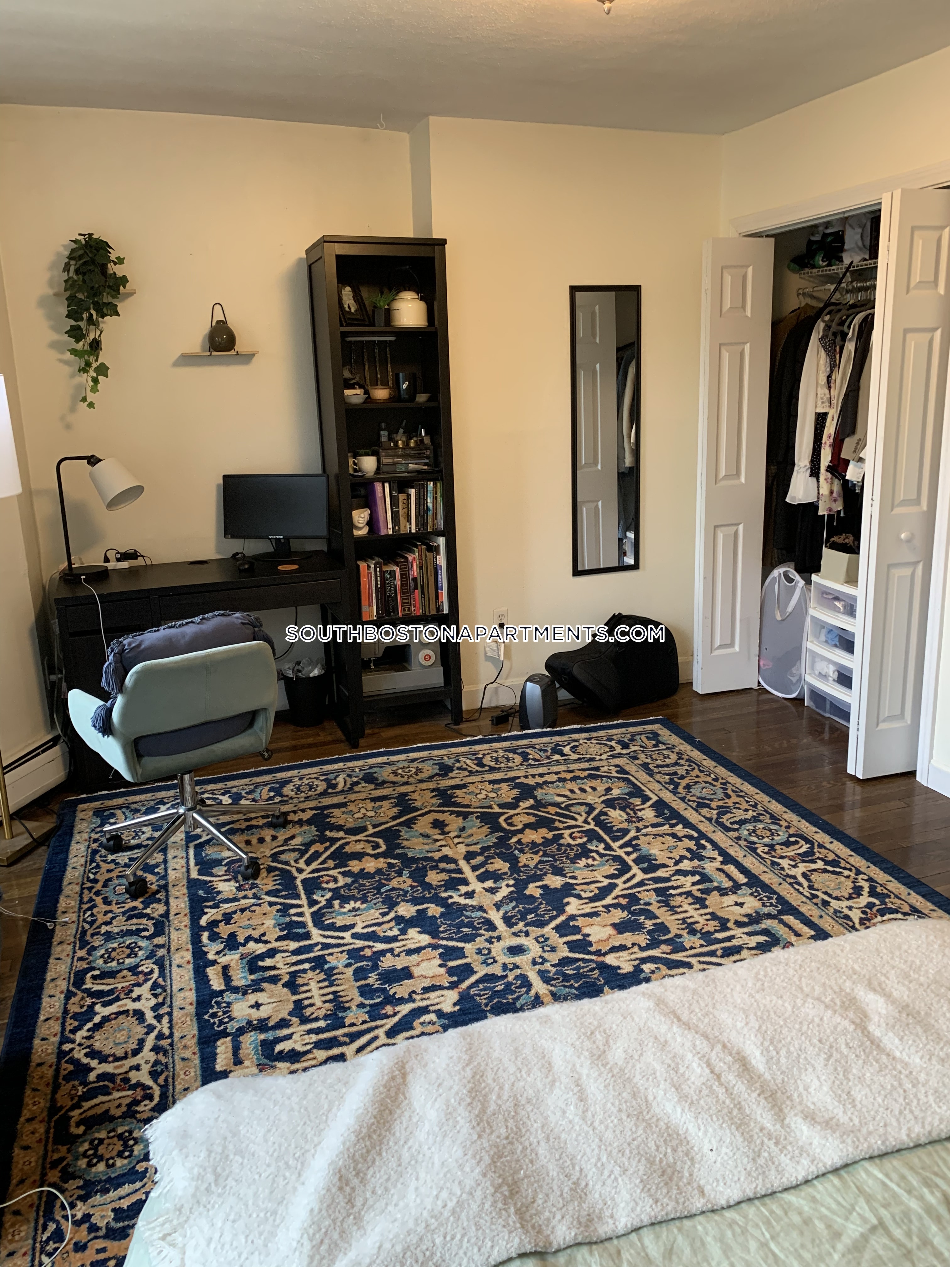 3 bed, 1 bath apartment for rent at 819 East Broadway Unit 1, South Boston — photo 7 of 34