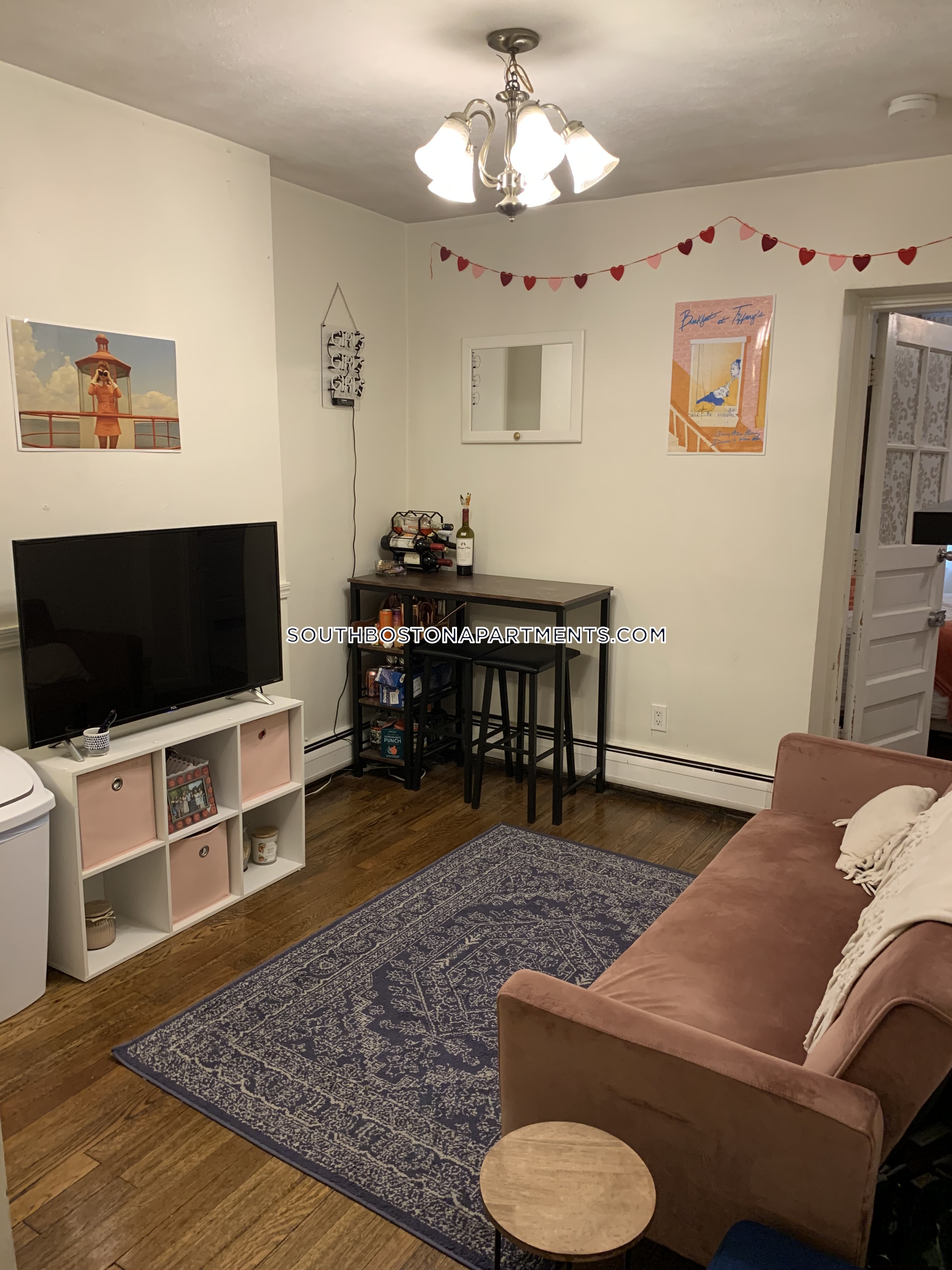 3 bed, 1 bath apartment for rent at 819 East Broadway Unit 1, South Boston — photo 3 of 34