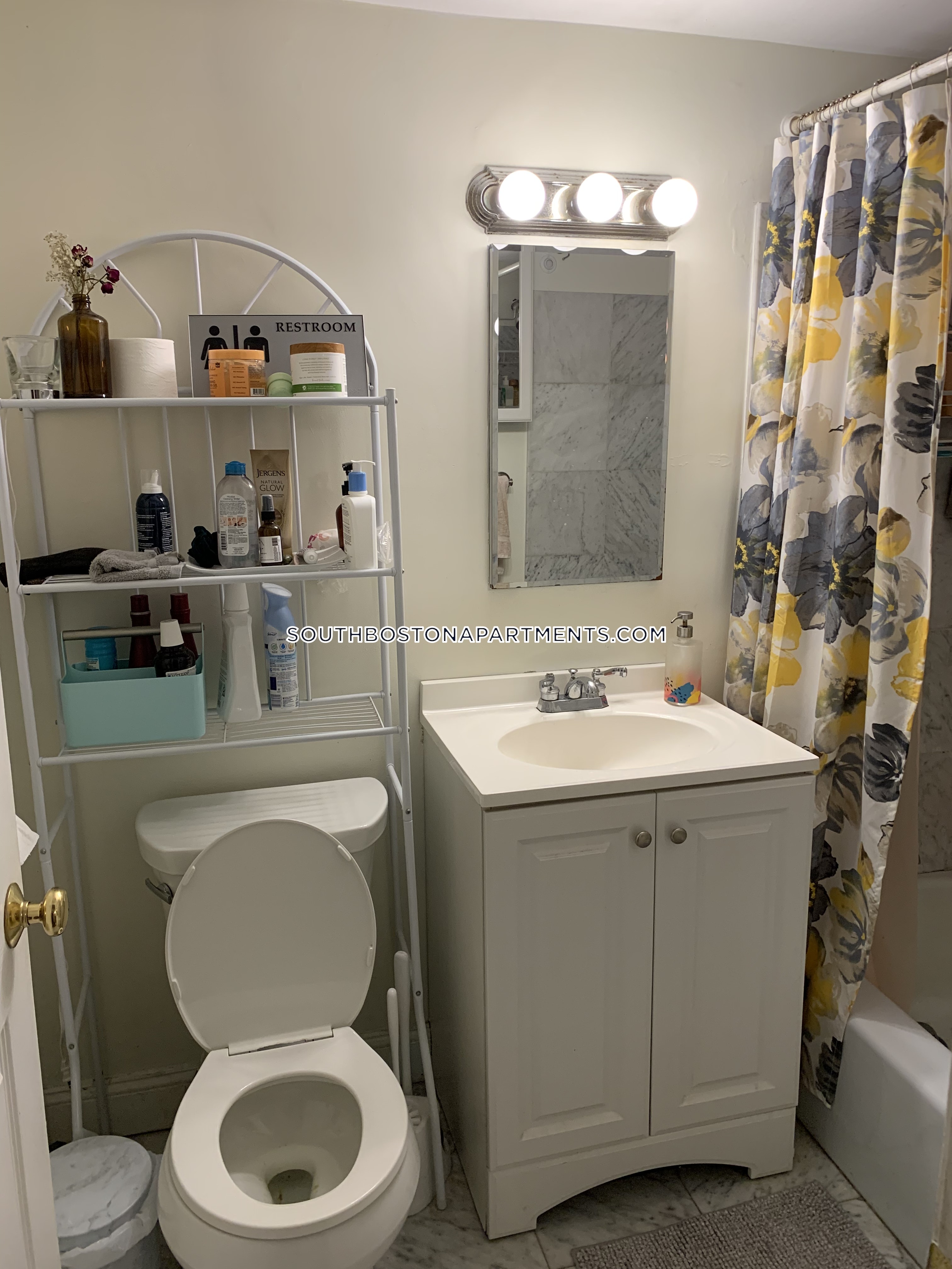 3 bed, 1 bath apartment for rent at 819 East Broadway Unit 1, South Boston — photo 33 of 34