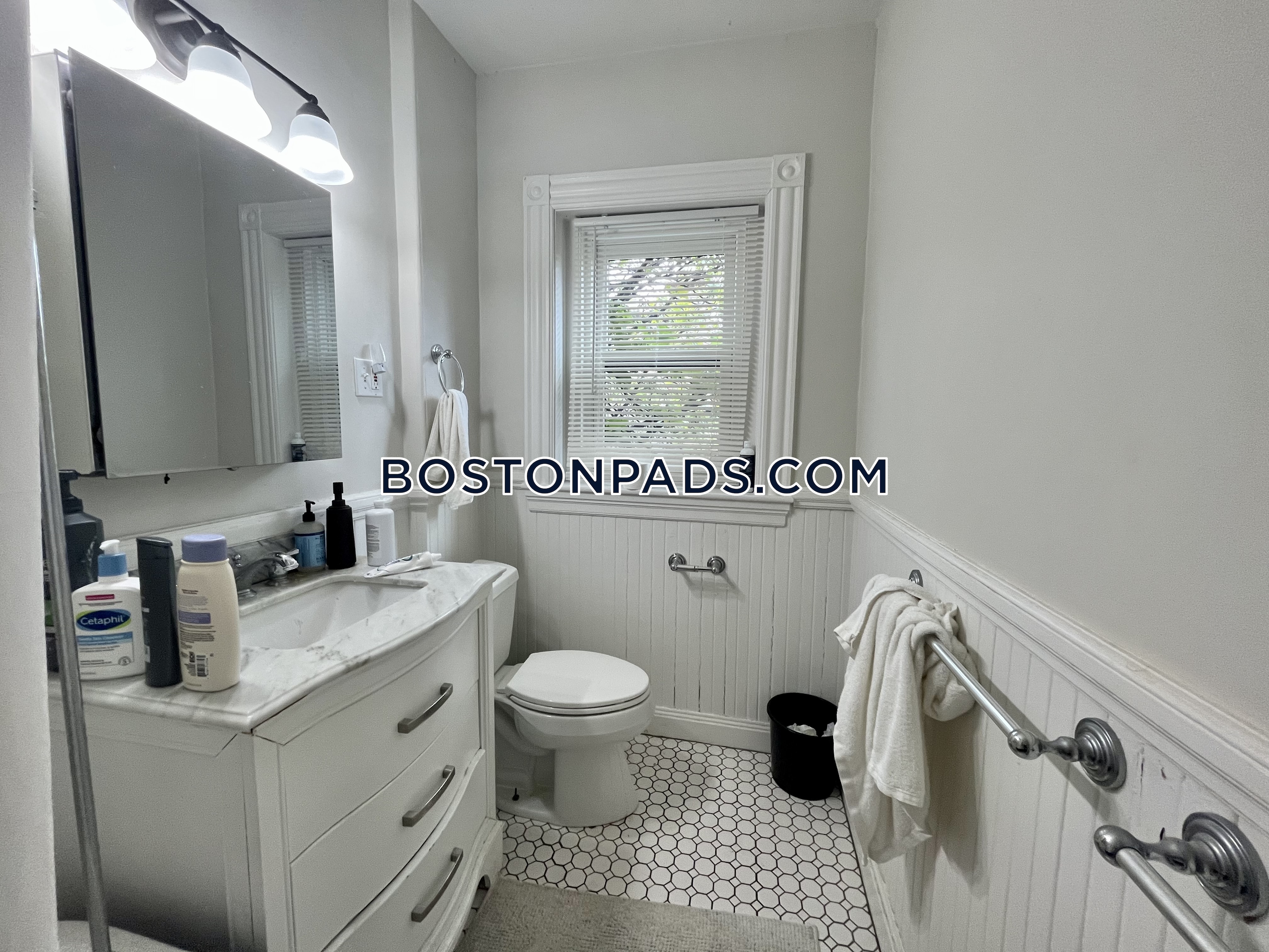 2 bed, 1 bath apartment for rent at 917 Beacon St Unit 3, Fenway — photo 12 of 21