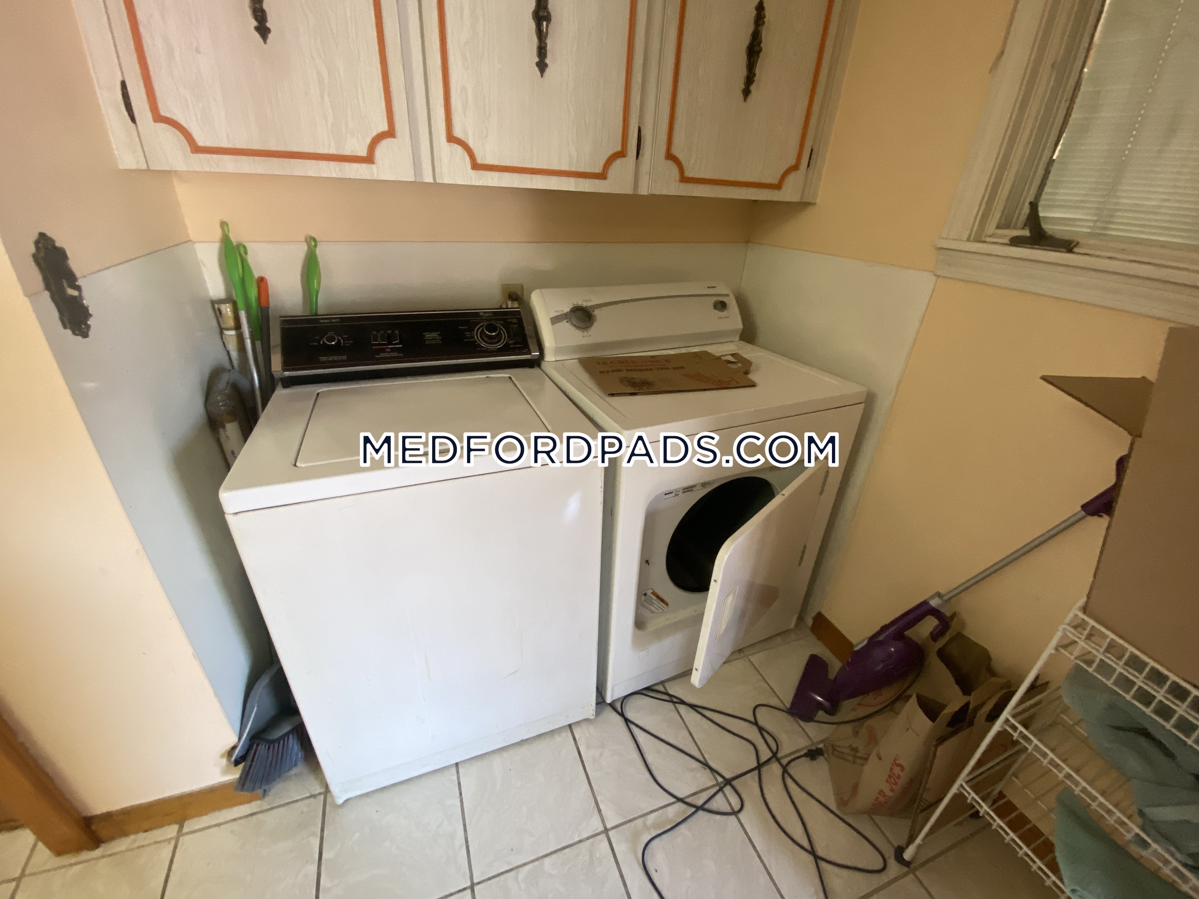 6 bed, 2 bath apartment for rent at 107 North St Unit 1, Tufts University — photo 6 of 21