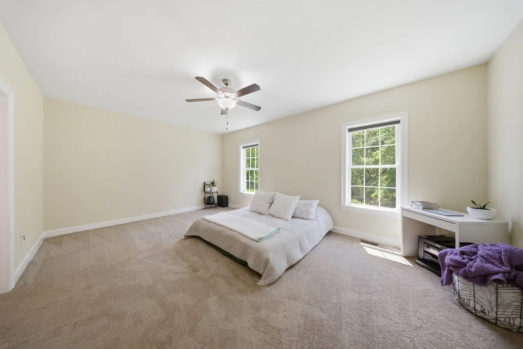 2 Williamsburg Way, Medway