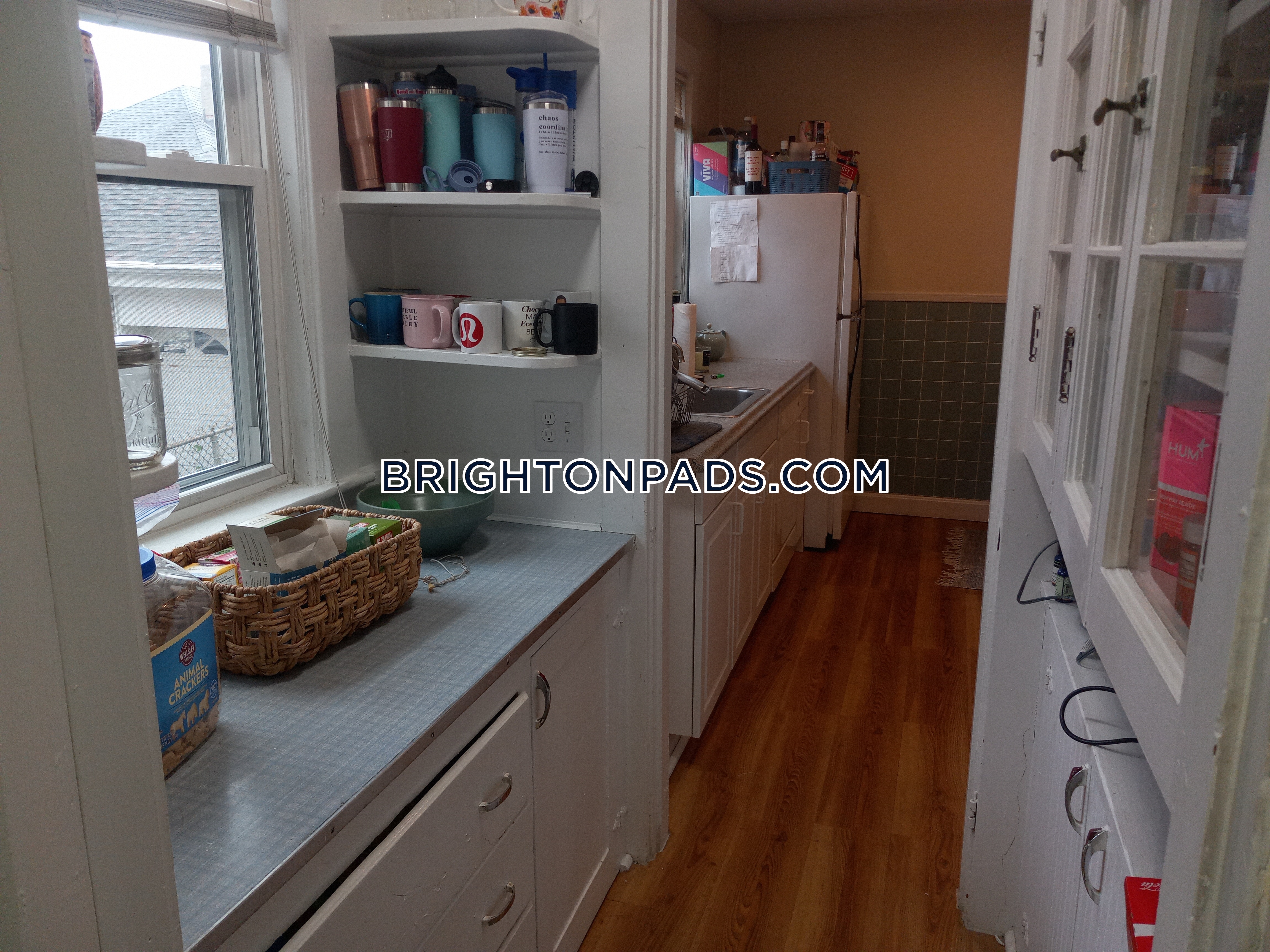 3 bed, 1 bath apartment for rent at 6 Mapleton St, Brighton — photo 4 of 24