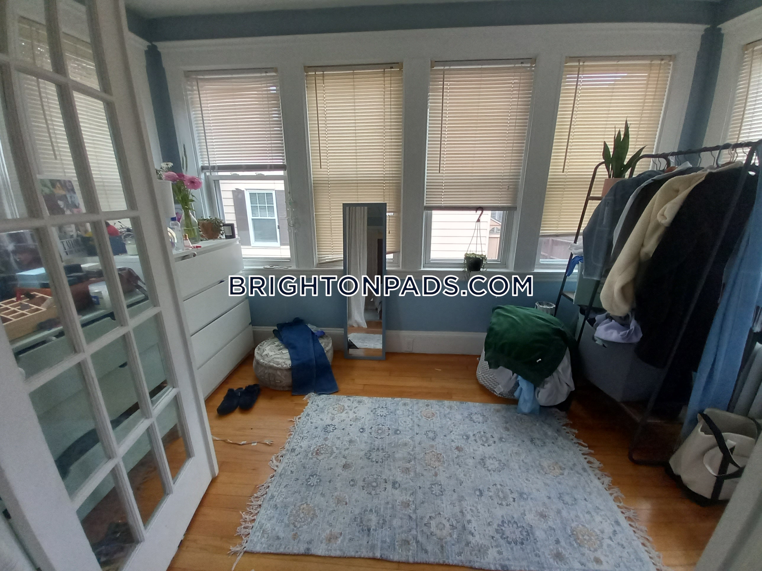3 bed, 1 bath apartment for rent at 6 Mapleton St, Brighton — photo 21 of 24