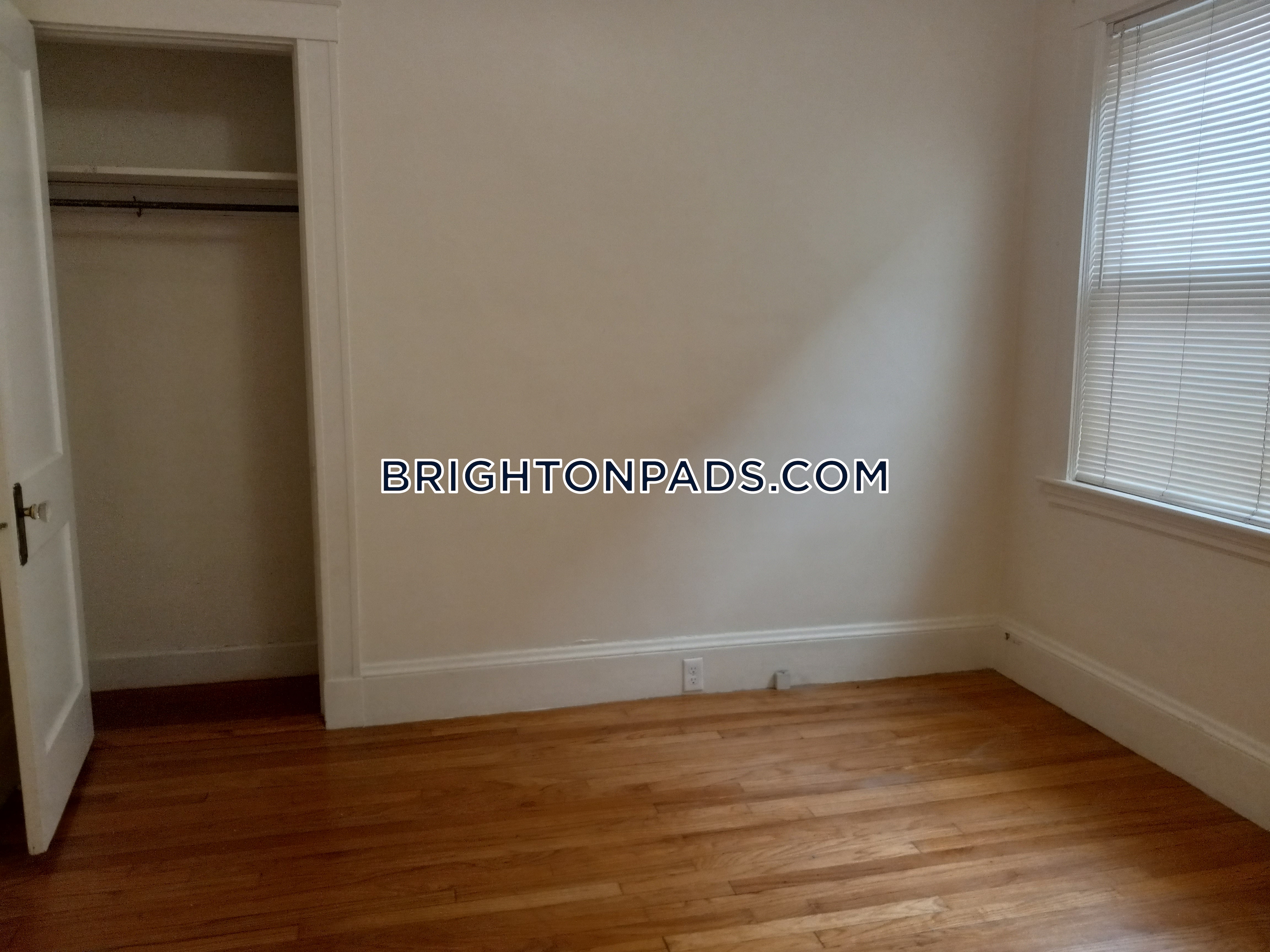 3 bed, 1 bath apartment for rent at 6 Mapleton St, Brighton — photo 12 of 24