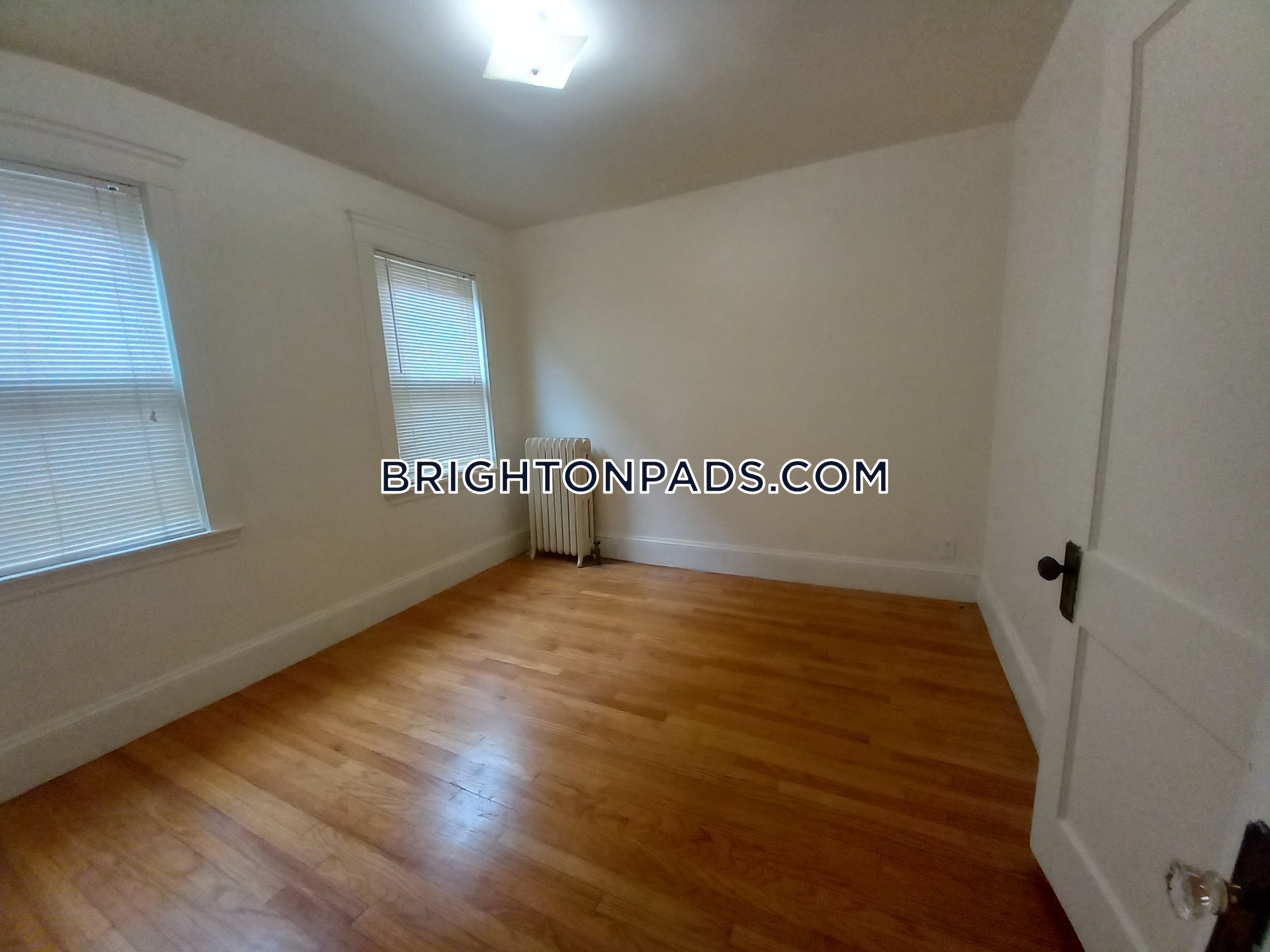 3 bed, 1 bath apartment for rent at 6 Mapleton St, Brighton — photo 15 of 24