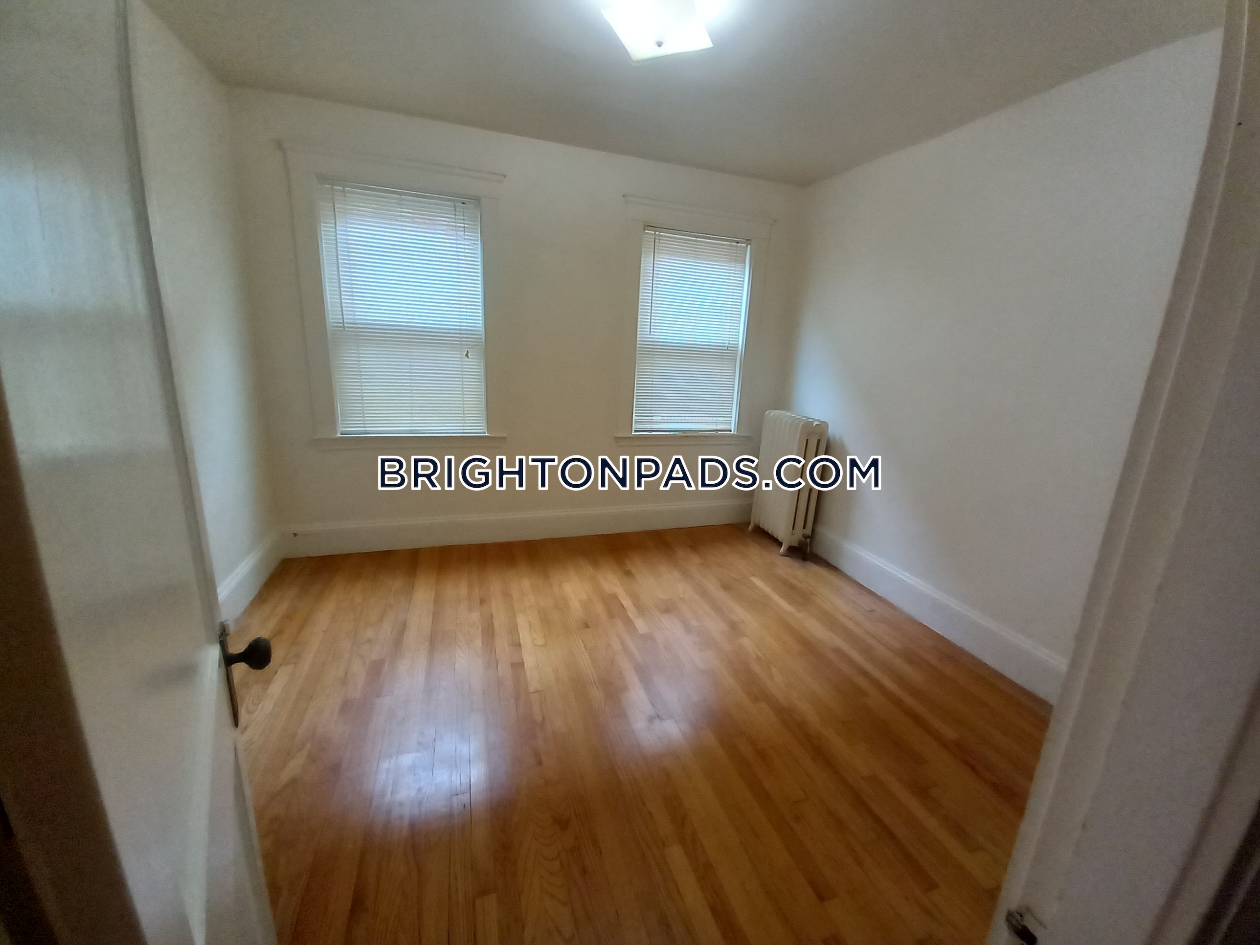 3 bed, 1 bath apartment for rent at 6 Mapleton St, Brighton — photo 16 of 24
